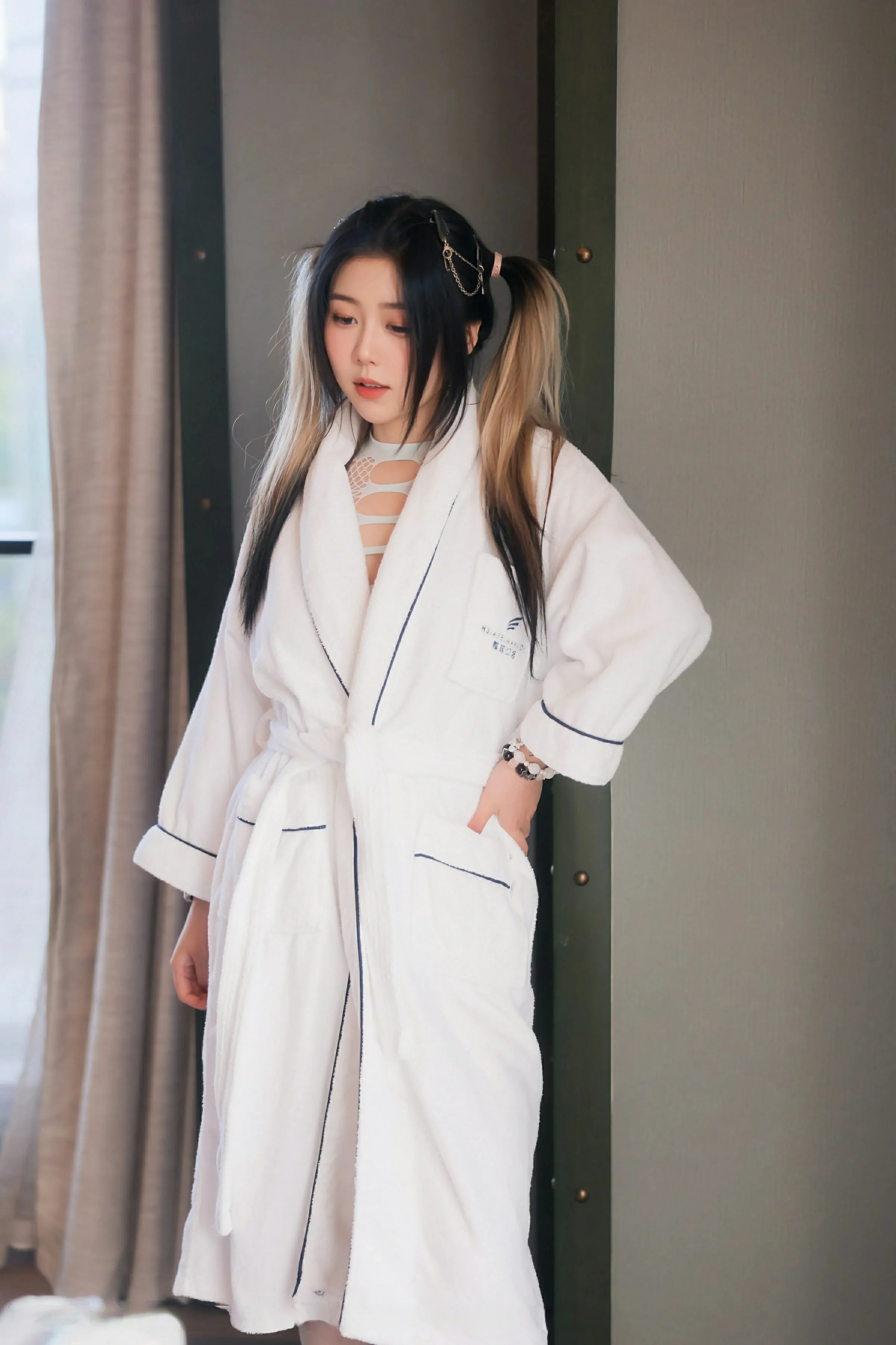  秀人网 No.10394 诺诺Hsu [54P]第1张