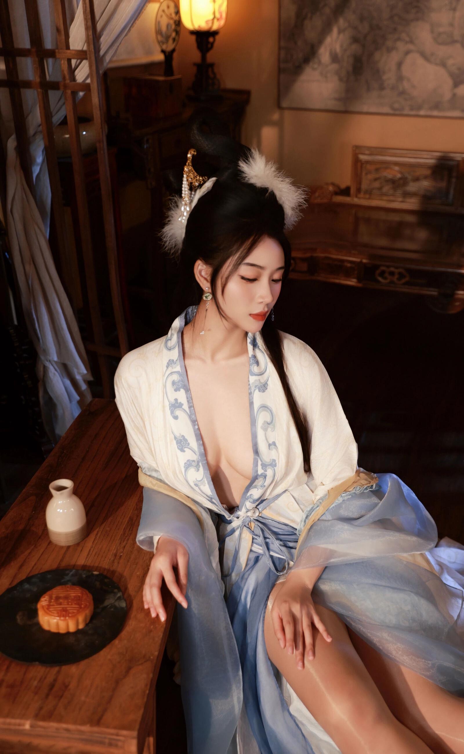  秀人网 No.10835 南乔 [75P]第9张