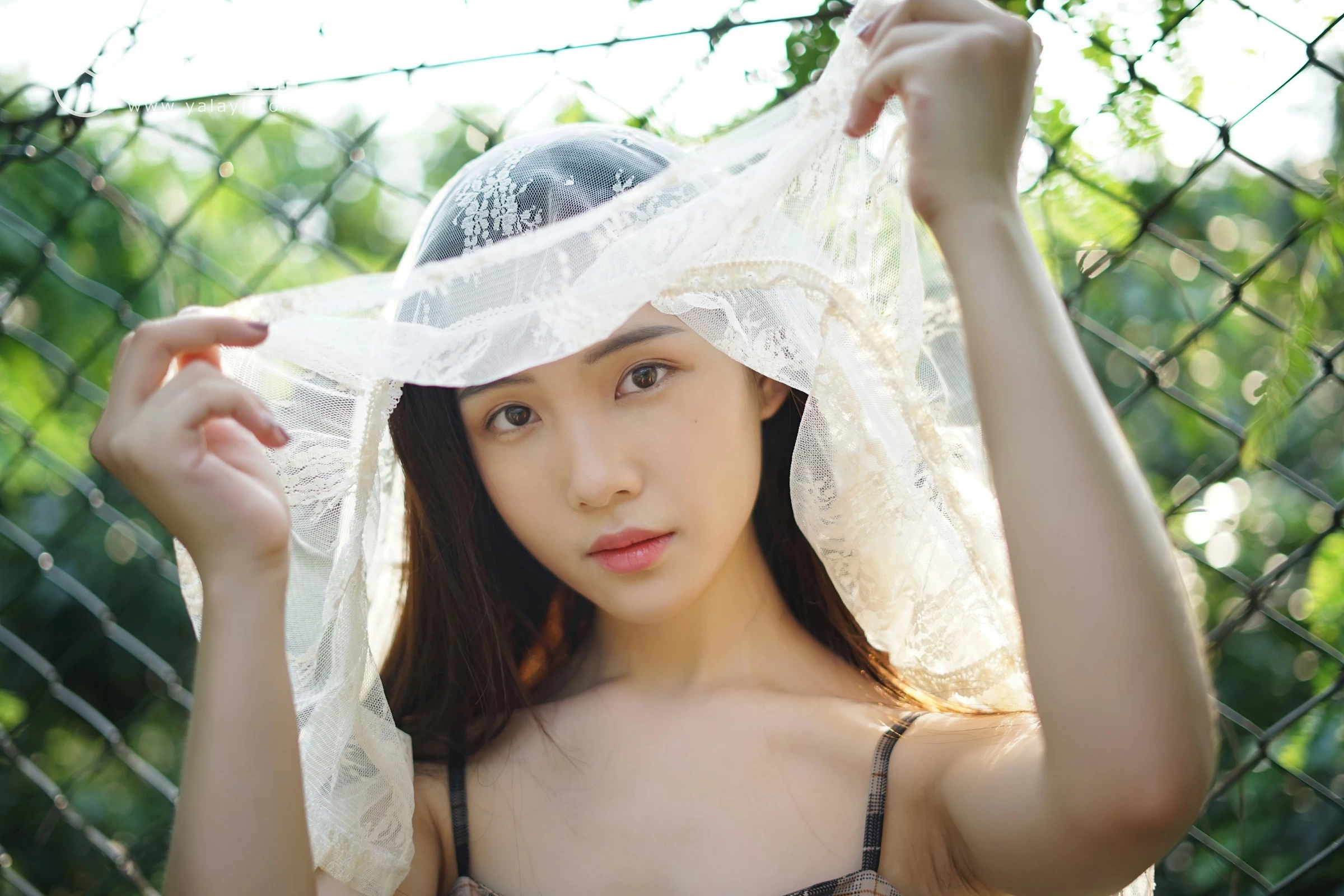 [YALAYI雅拉伊]NO.029 纯粹之心 卡柔 透视蕾丝上衣加吊带连衣裙性感私房写真集第10张