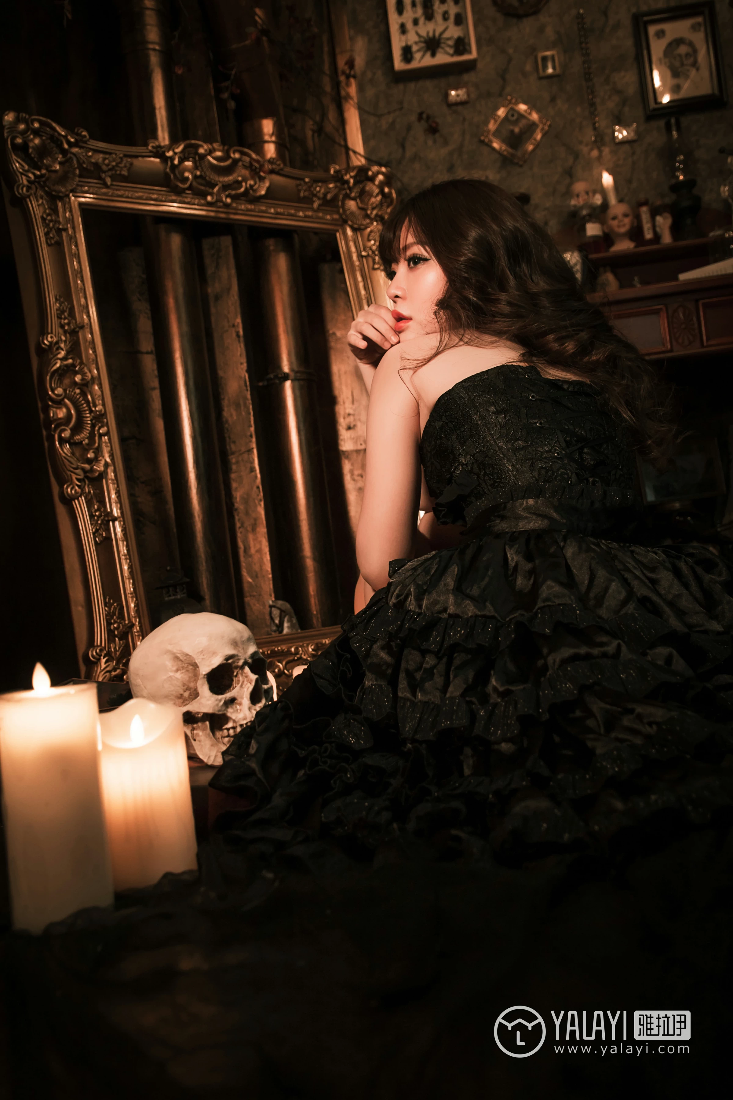 [YALAYI雅拉伊]NO.046 洛丽塔 阳阳 黑色抹胸塑身连衣裙性感私房写真集第13张