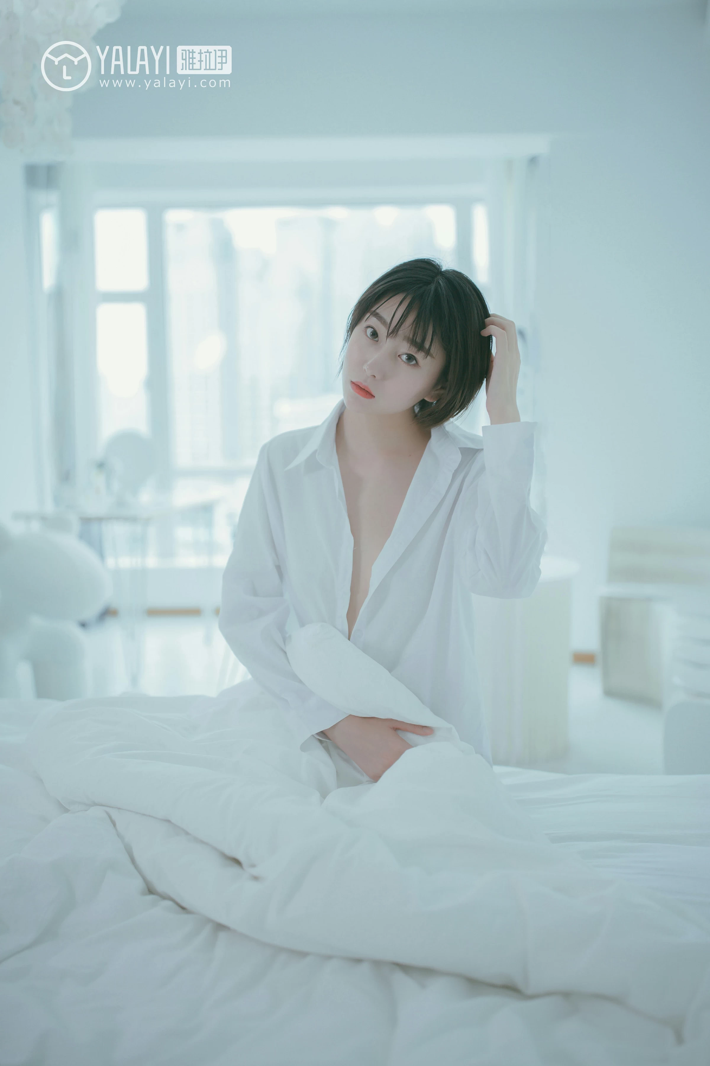 [YALAYI雅拉伊]NO.077 美丽如你 静静 白色衬衫与半裸性感玉体私房写真集第5张