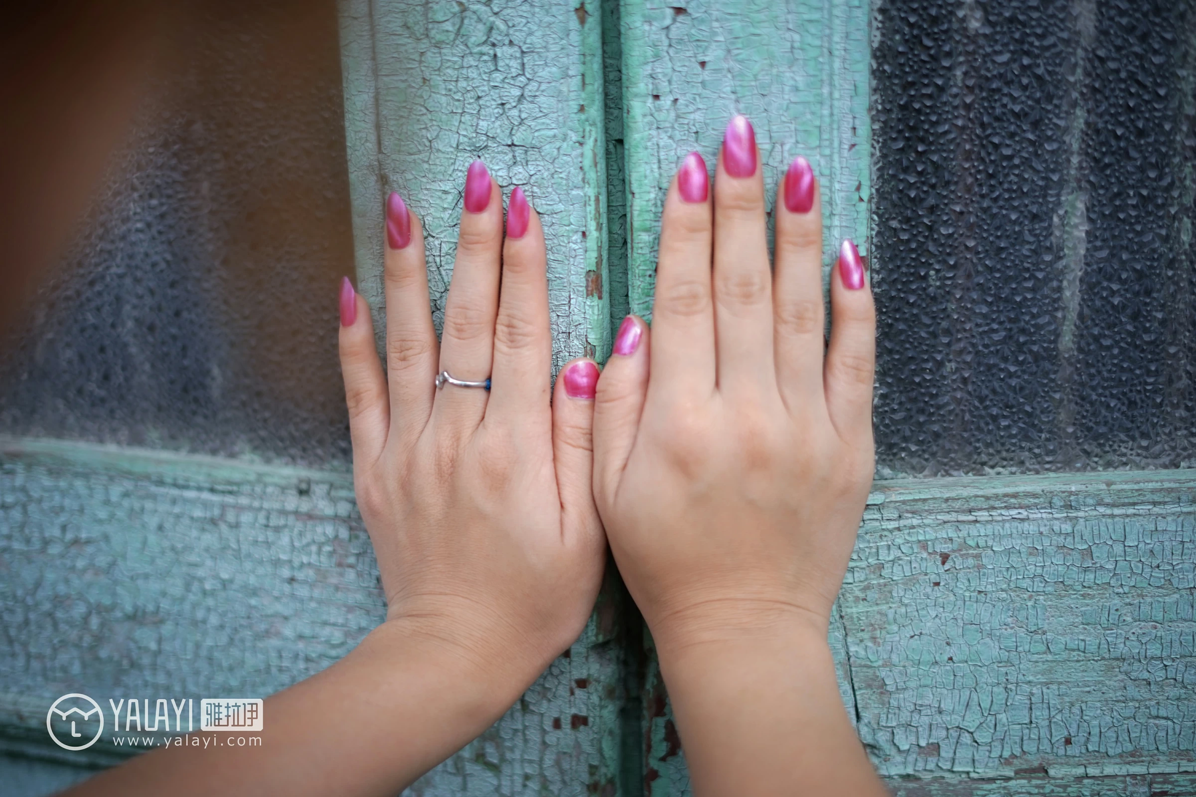 [YALAYI雅拉伊]NO.078 任朝暮 泡芙 吊带连衣裙与黑色镂空睡衣加蕾丝内衣性感私房写真集第5张