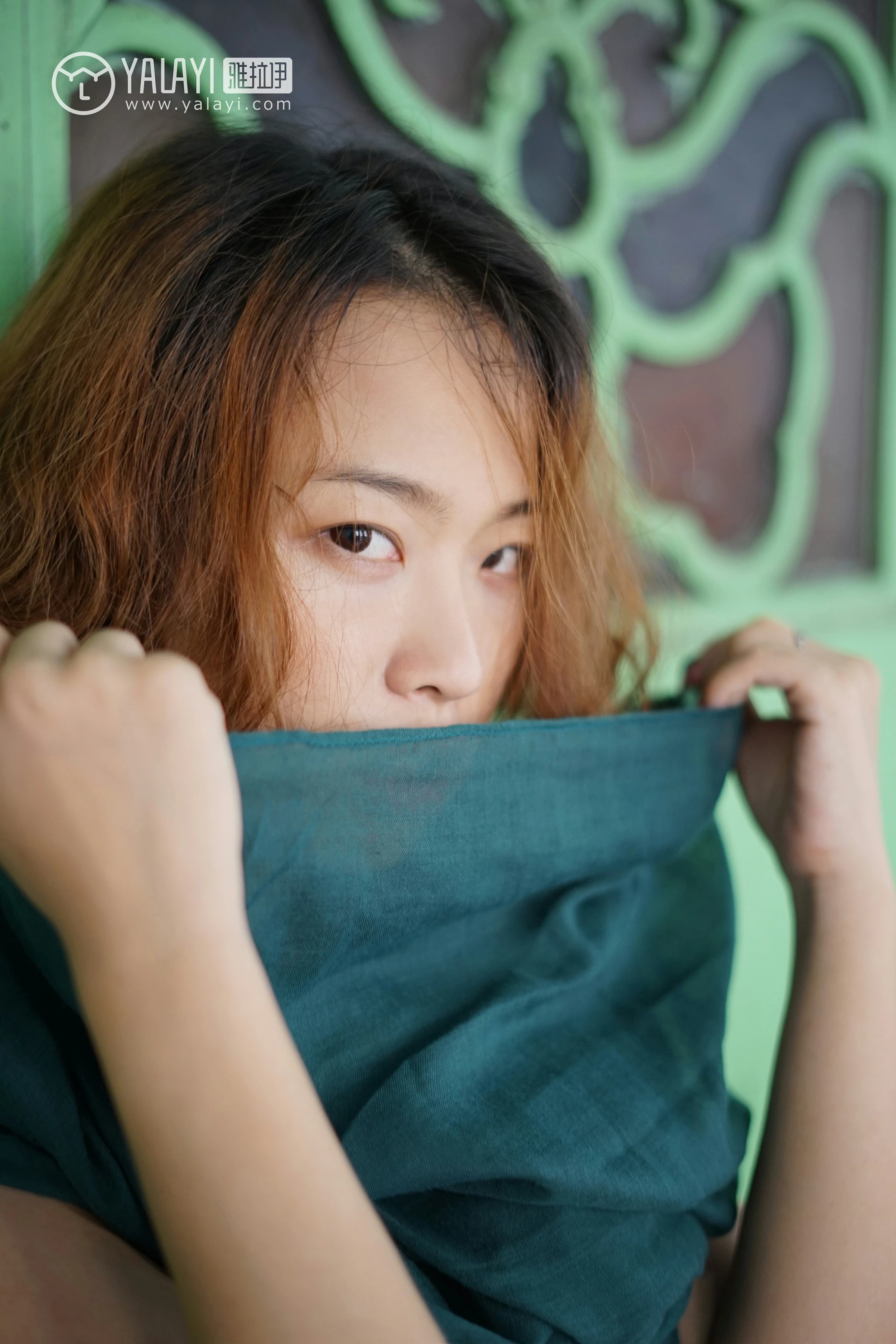 [YALAYI雅拉伊]NO.078 任朝暮 泡芙 吊带连衣裙与黑色镂空睡衣加蕾丝内衣性感私房写真集第10张