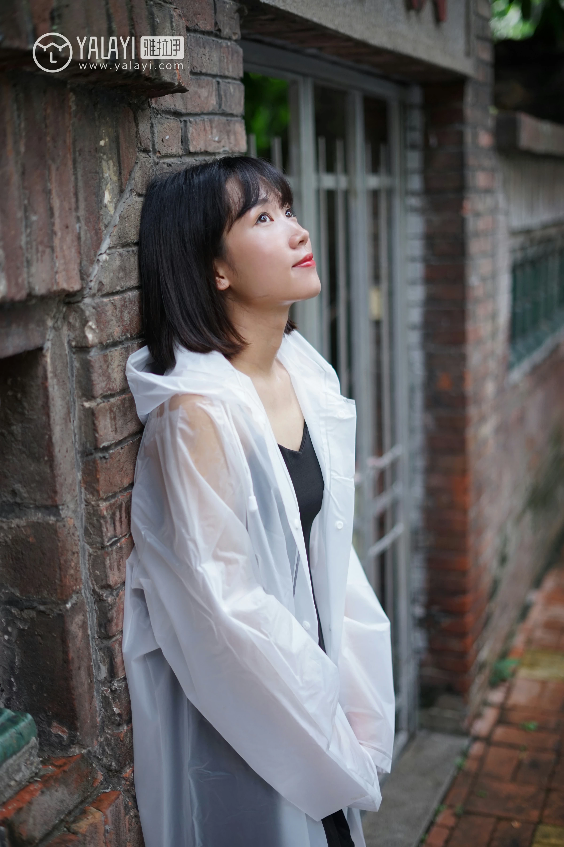 [YALAYI雅拉伊]NO.081 雨后晴空 公主小兔子 黑色吊带连衣裙与白色背心加短裤性感私房写真集第1张