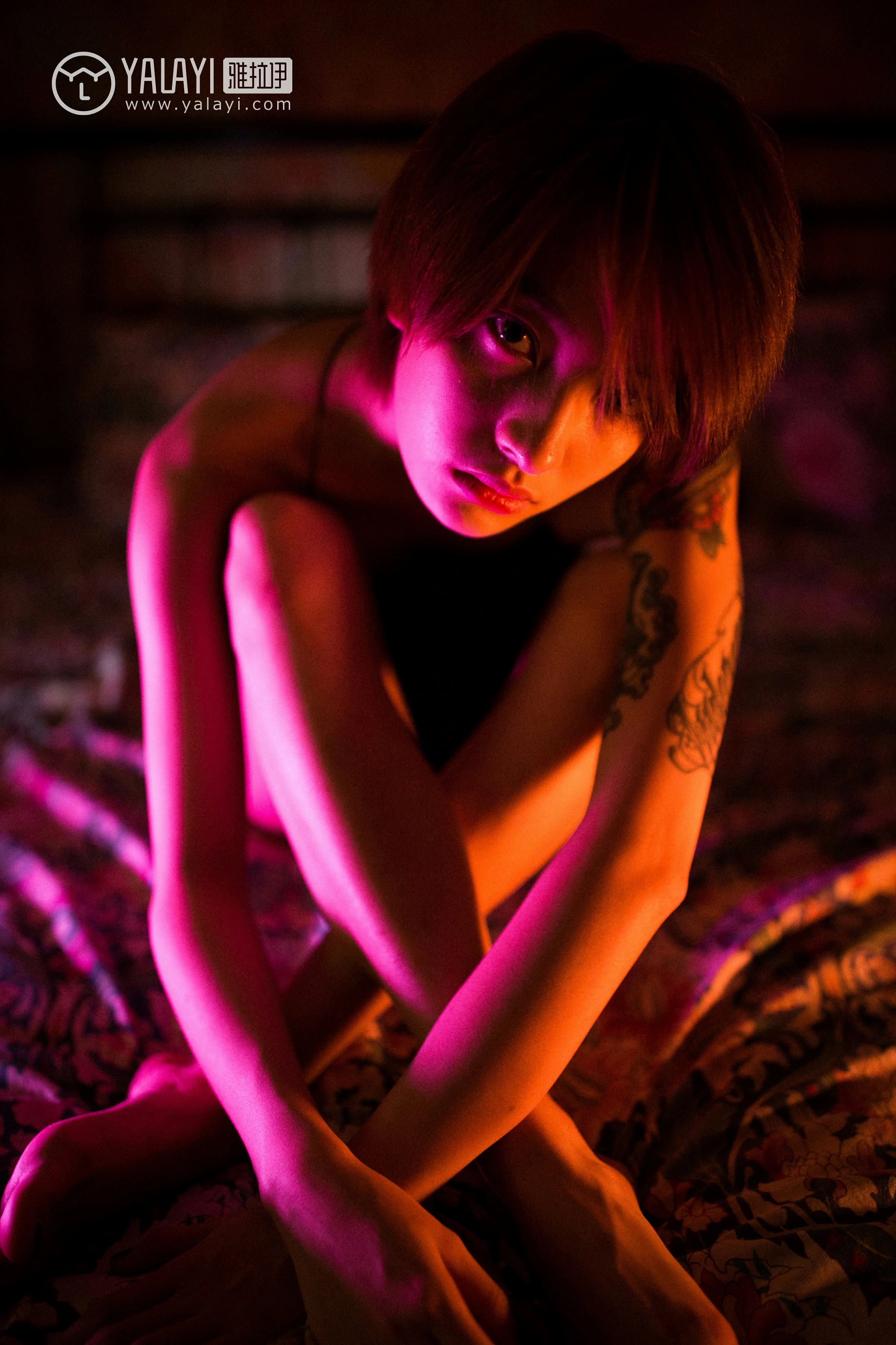 [YALAYI雅拉伊]NO.085 光 李木木 黑色连体比基尼泳装湿身诱惑性感私房写真集第9张