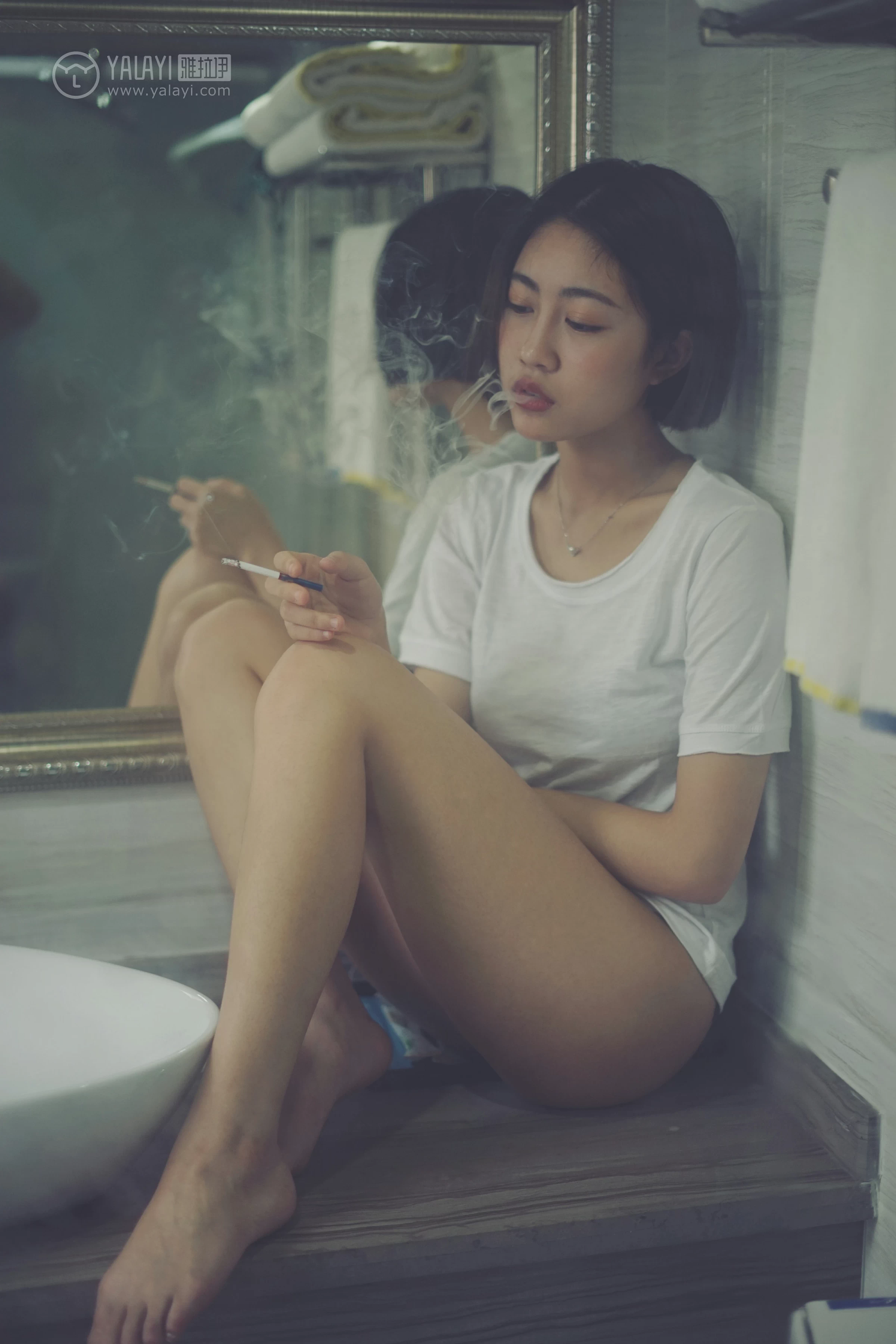 [YALAYI雅拉伊]NO.087 灯暖衣轻 肖萧 白色短袖加黑色透视蕾丝内衣性感私房写真集第2张