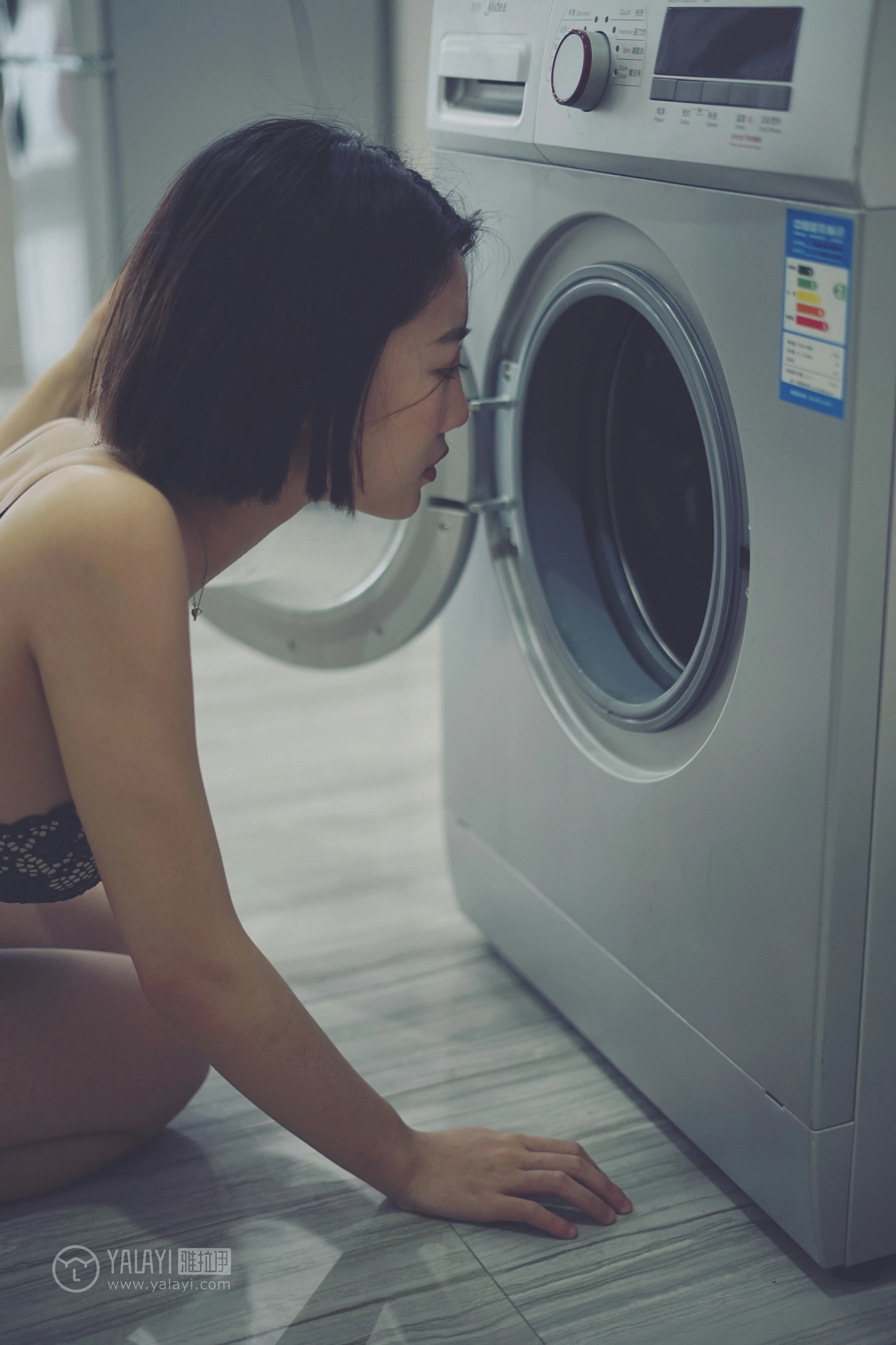 [YALAYI雅拉伊]NO.087 灯暖衣轻 肖萧 白色短袖加黑色透视蕾丝内衣性感私房写真集第13张