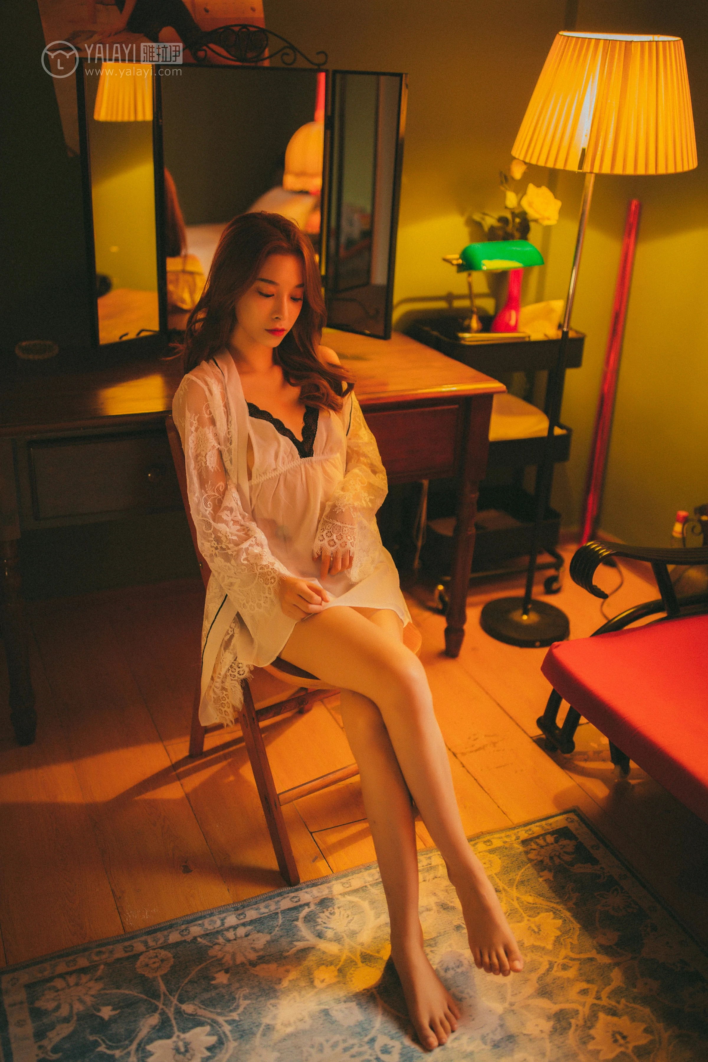 [YALAYI雅拉伊]NO.116 我在等你 倩微微 透视镂空睡衣加白色蕾丝情趣内衣性感私房写真集第5张