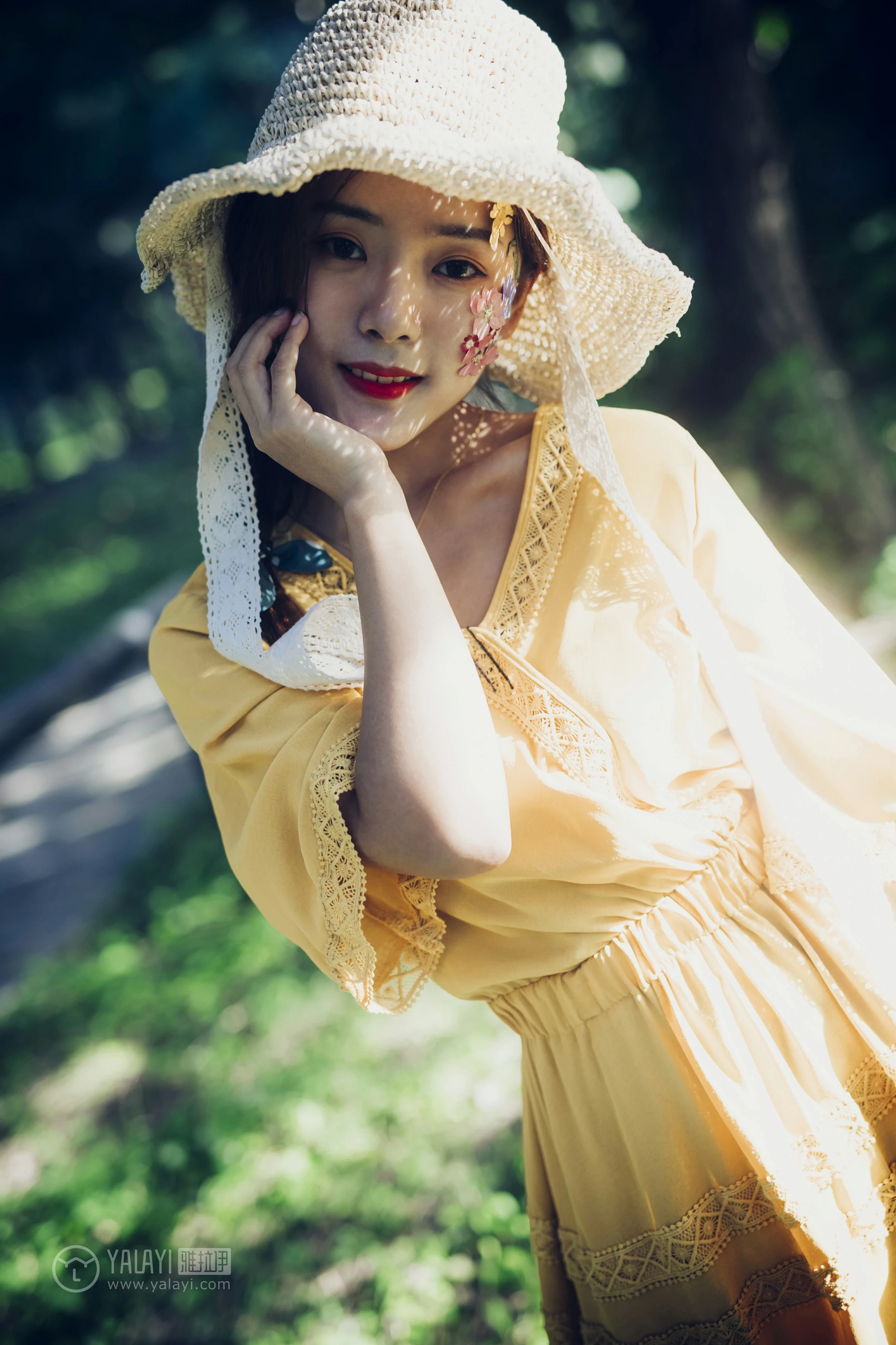 [YALAYI雅拉伊]NO.117 夏日小清新 白日梦 黄色蕾丝连衣裙清纯私房写真集第5张