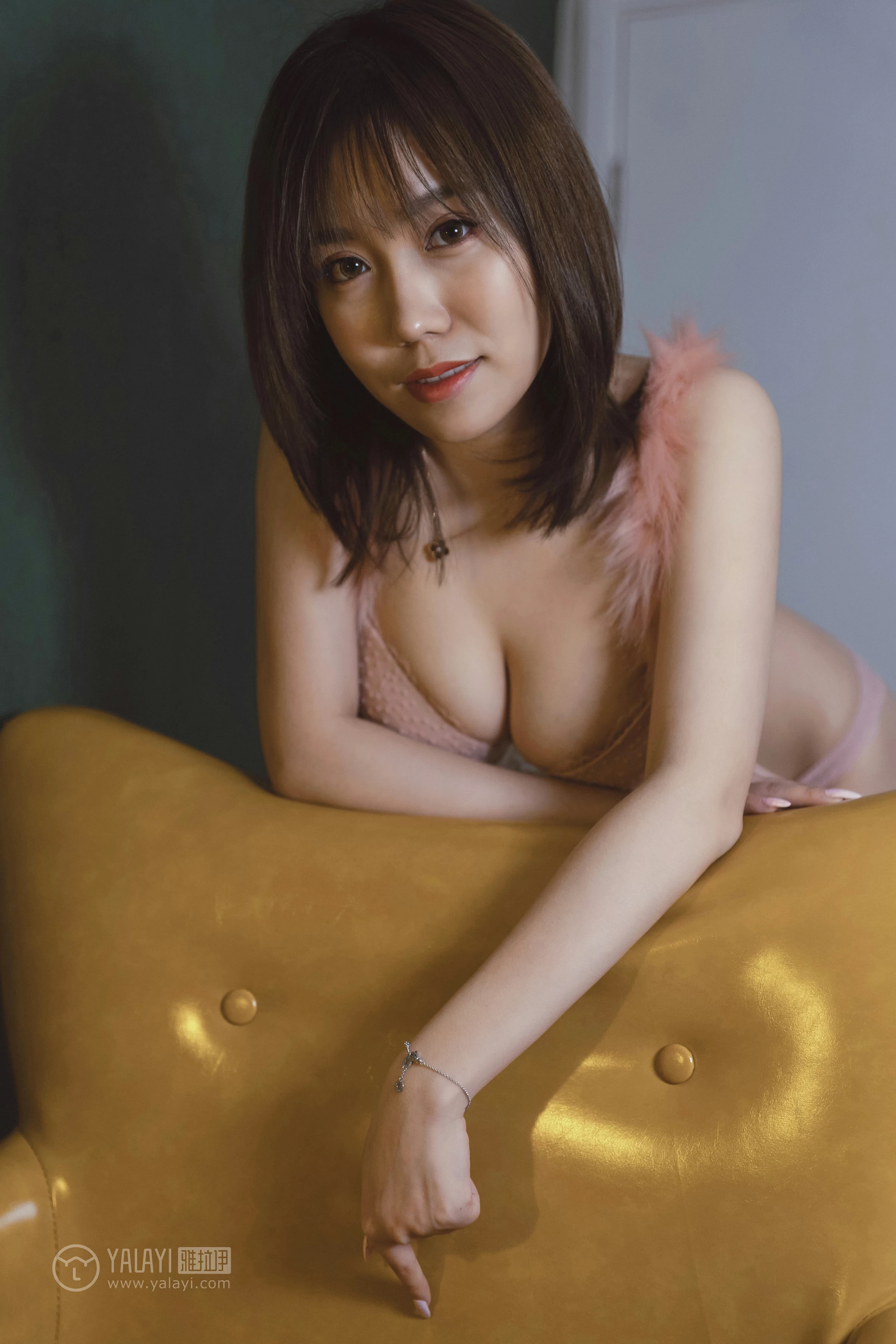 [YALAYI雅拉伊]NO.139 花样年华 陈奕菲 粉色蕾丝内衣性感私房写真集第14张