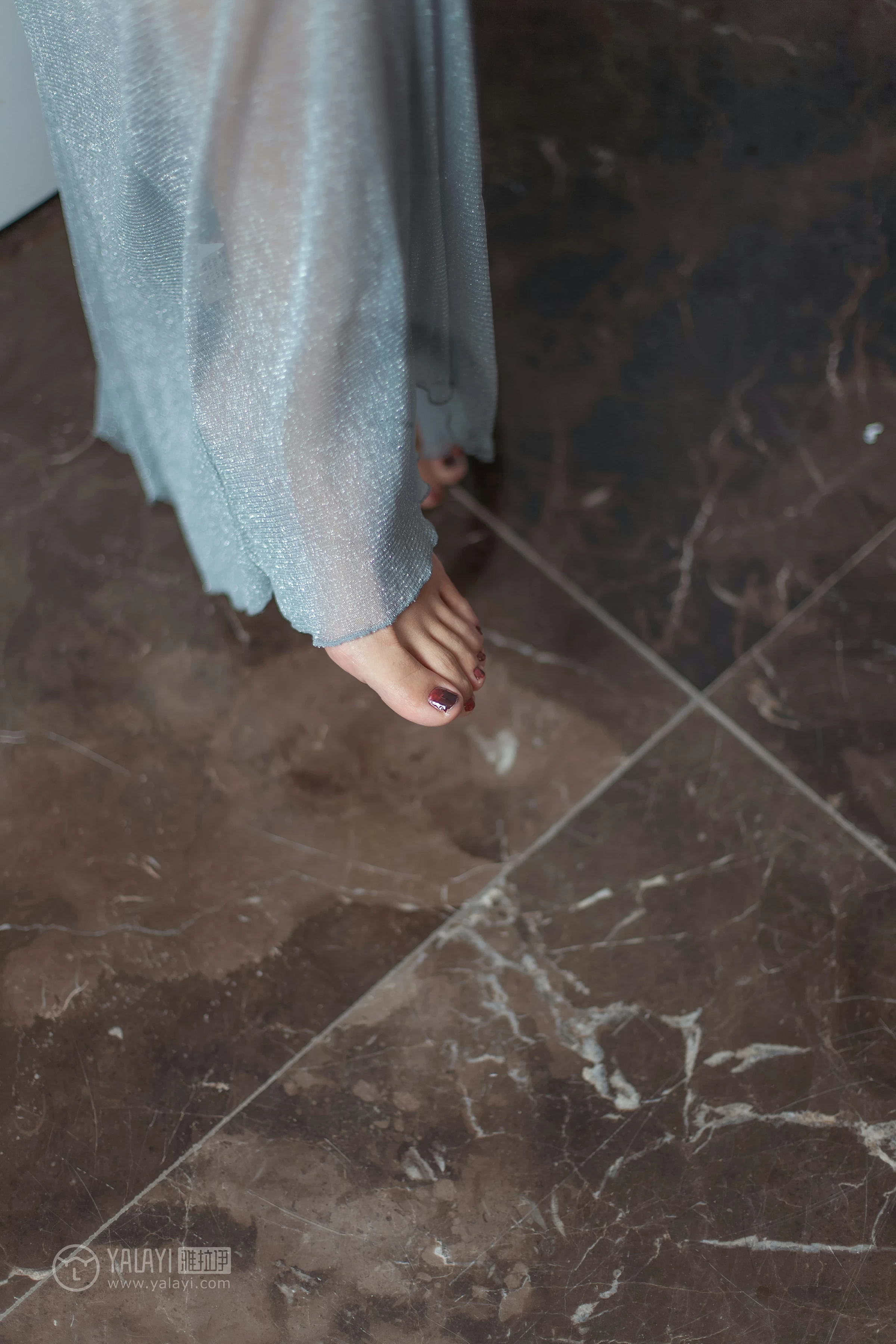 [YALAYI雅拉伊]NO.144 浴湿不挂 嫣然 吊带透视情趣连衣裙性感私房写真集第2张