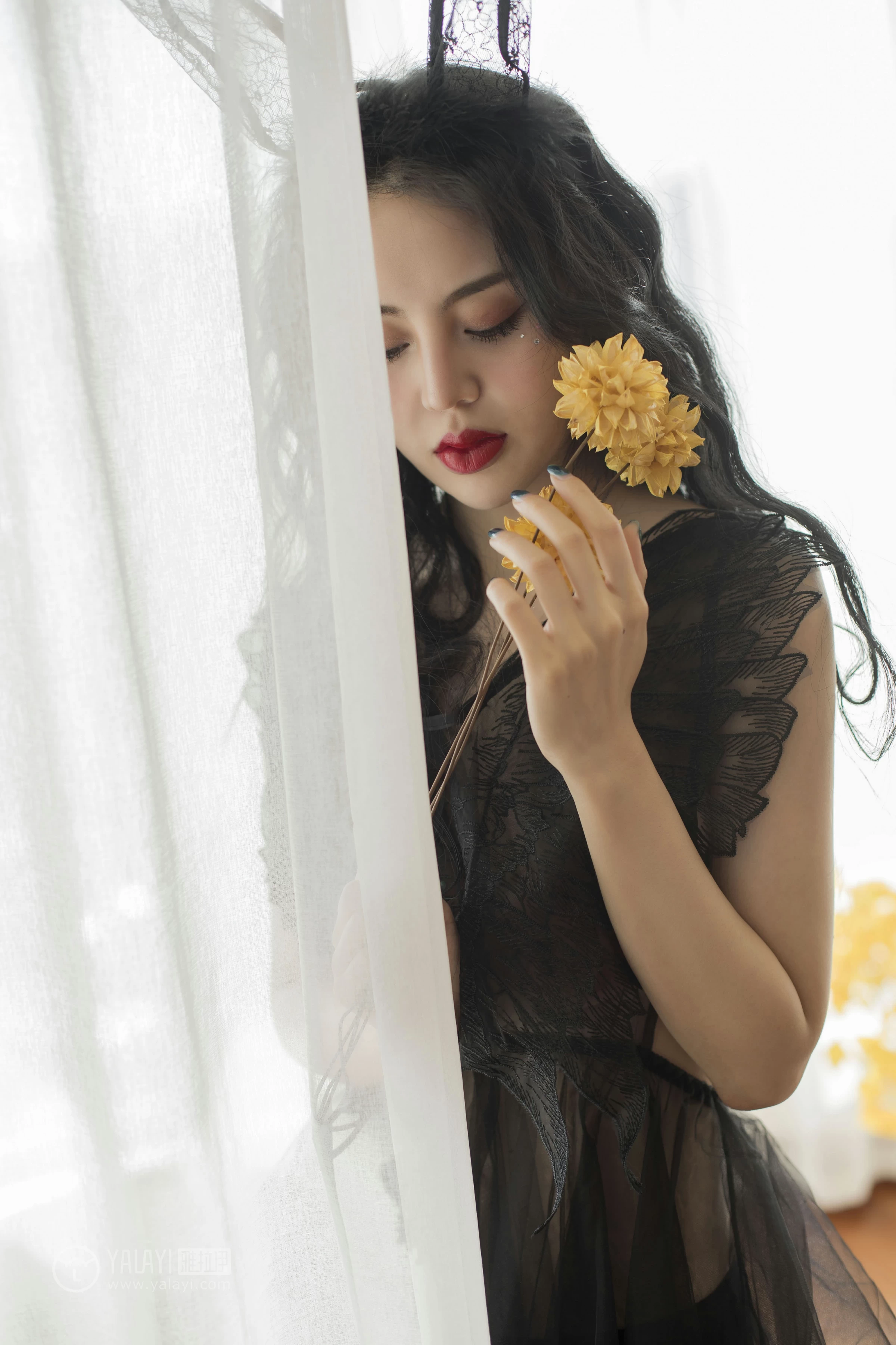 [YALAYI雅拉伊]NO.157 童话 凉儿 黑色透视情趣睡衣裙性感私房写真集第20张