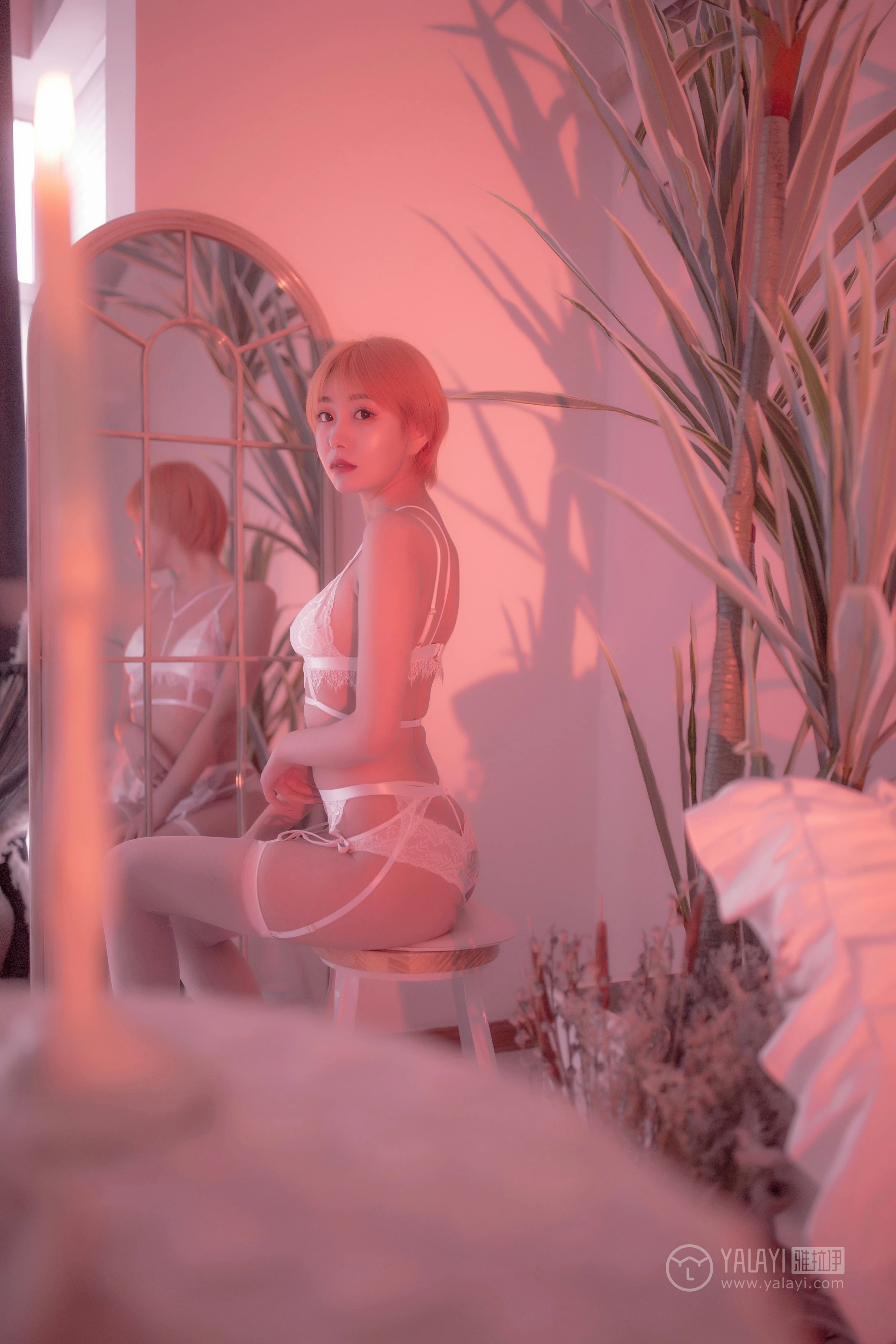 [YALAYI雅拉伊]NO.162 轻奢主义 静静 白色蕾丝情趣内衣加白色丝袜美腿性感私房写真集第2张