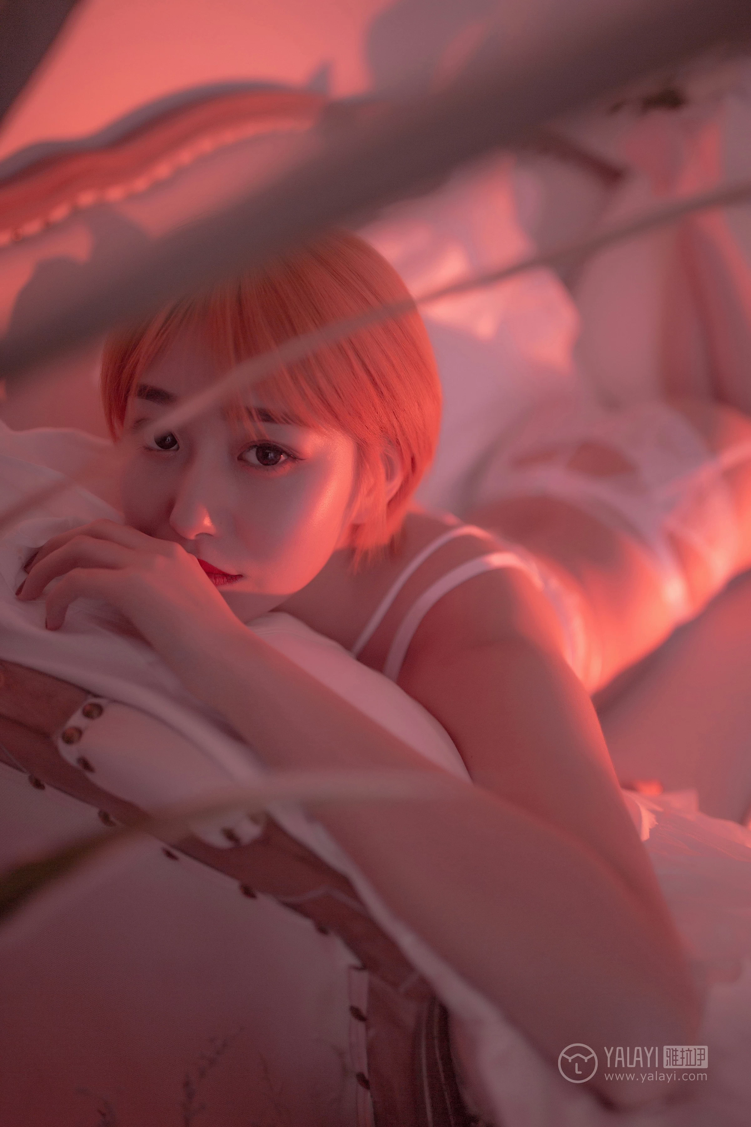 [YALAYI雅拉伊]NO.162 轻奢主义 静静 白色蕾丝情趣内衣加白色丝袜美腿性感私房写真集第6张