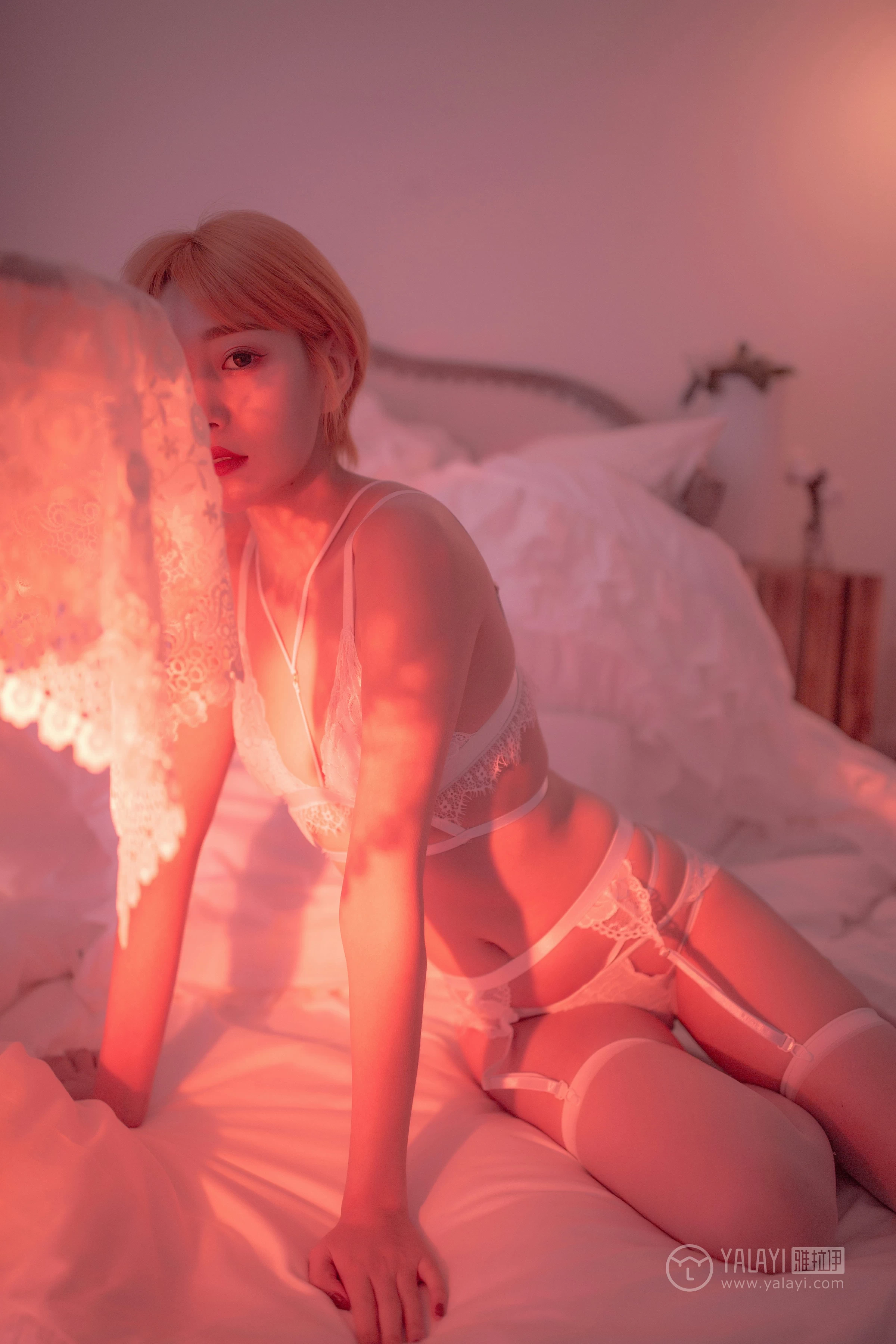 [YALAYI雅拉伊]NO.162 轻奢主义 静静 白色蕾丝情趣内衣加白色丝袜美腿性感私房写真集第11张