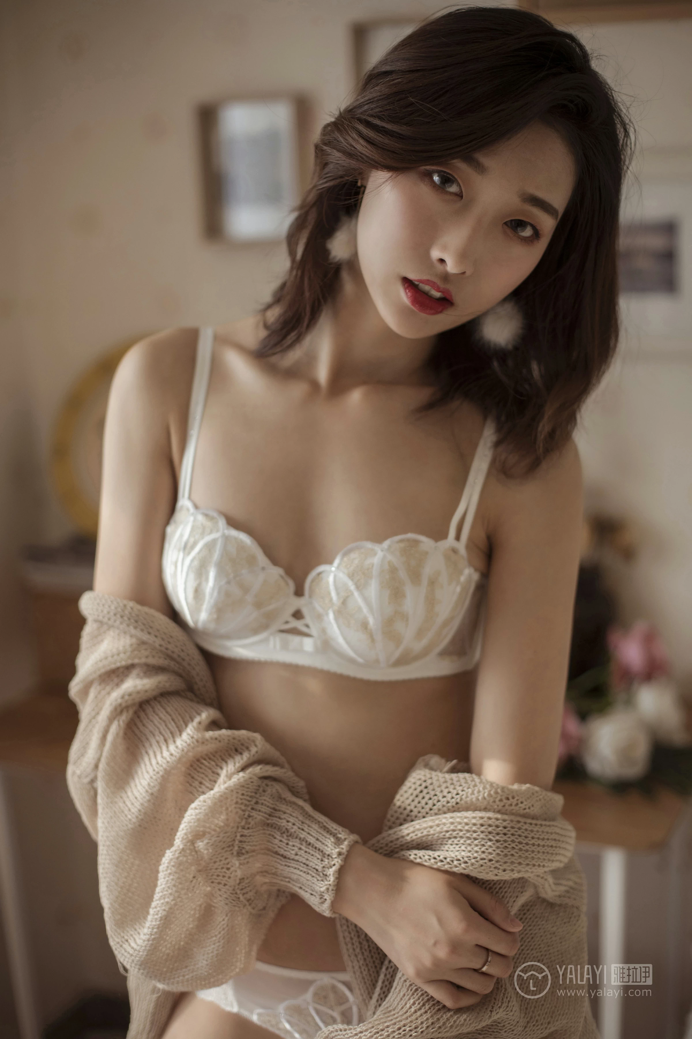 [YALAYI雅拉伊]NO.165 香粉佳人 佳佳 粉色镂空睡衣加白色透视情趣内衣性感私房写真集第6张