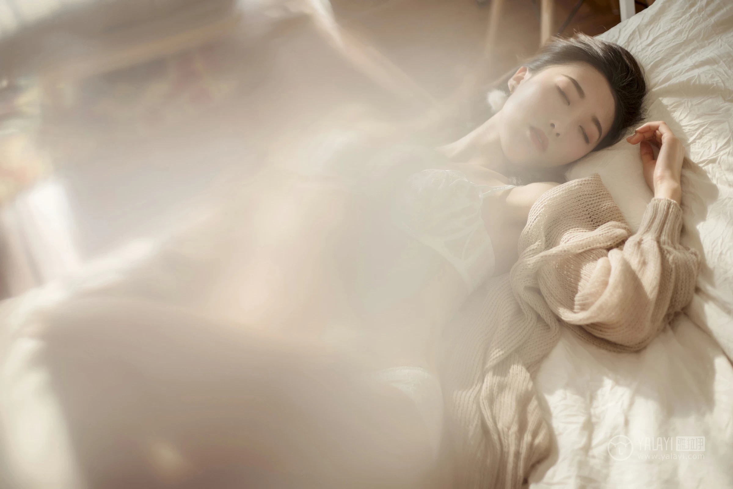 [YALAYI雅拉伊]NO.165 香粉佳人 佳佳 粉色镂空睡衣加白色透视情趣内衣性感私房写真集第10张