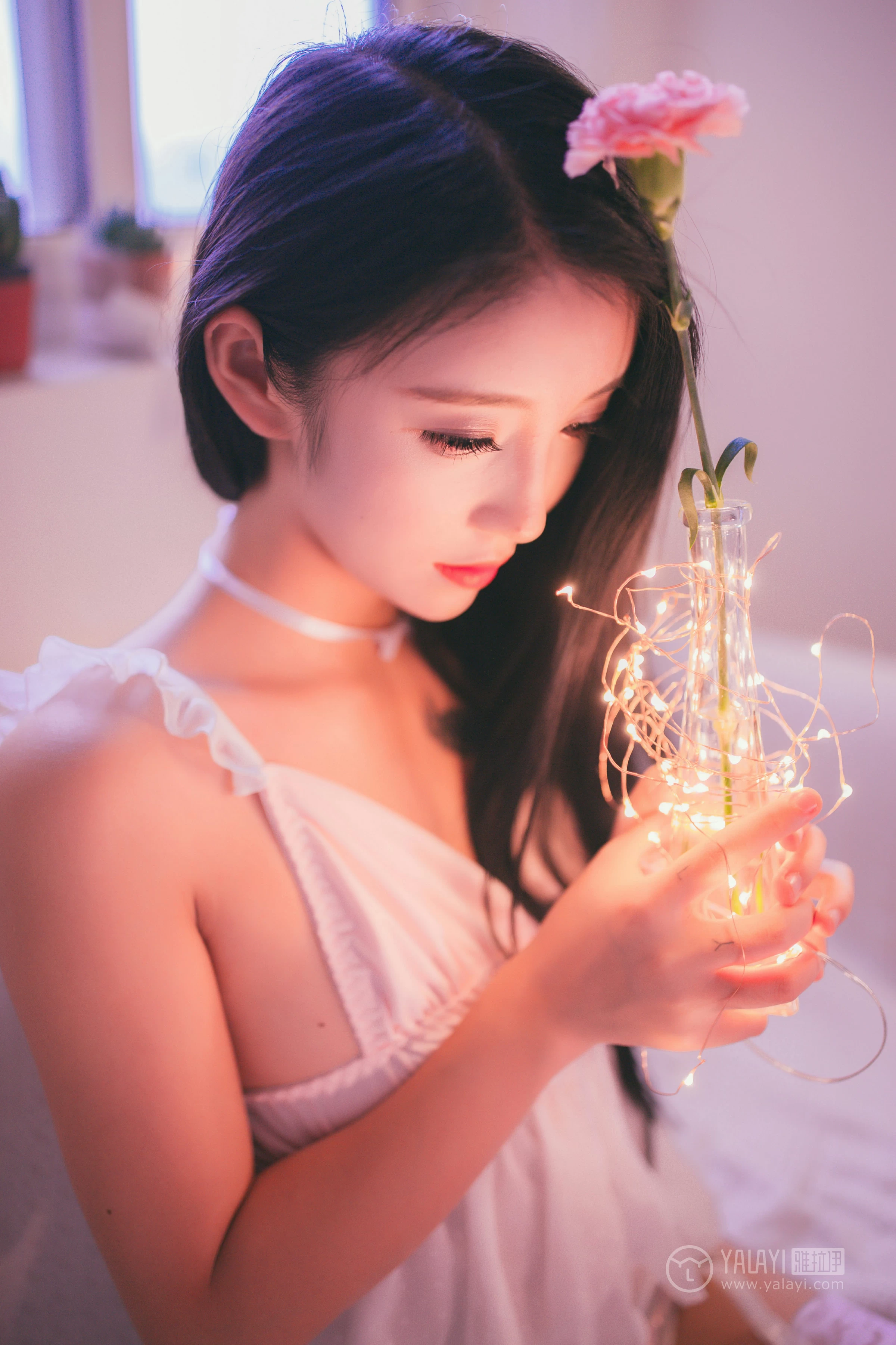 [YALAYI雅拉伊]No.170 花非花 林林子酱 白色透视情趣内衣加白色丝袜美腿性感私房写真集第8张