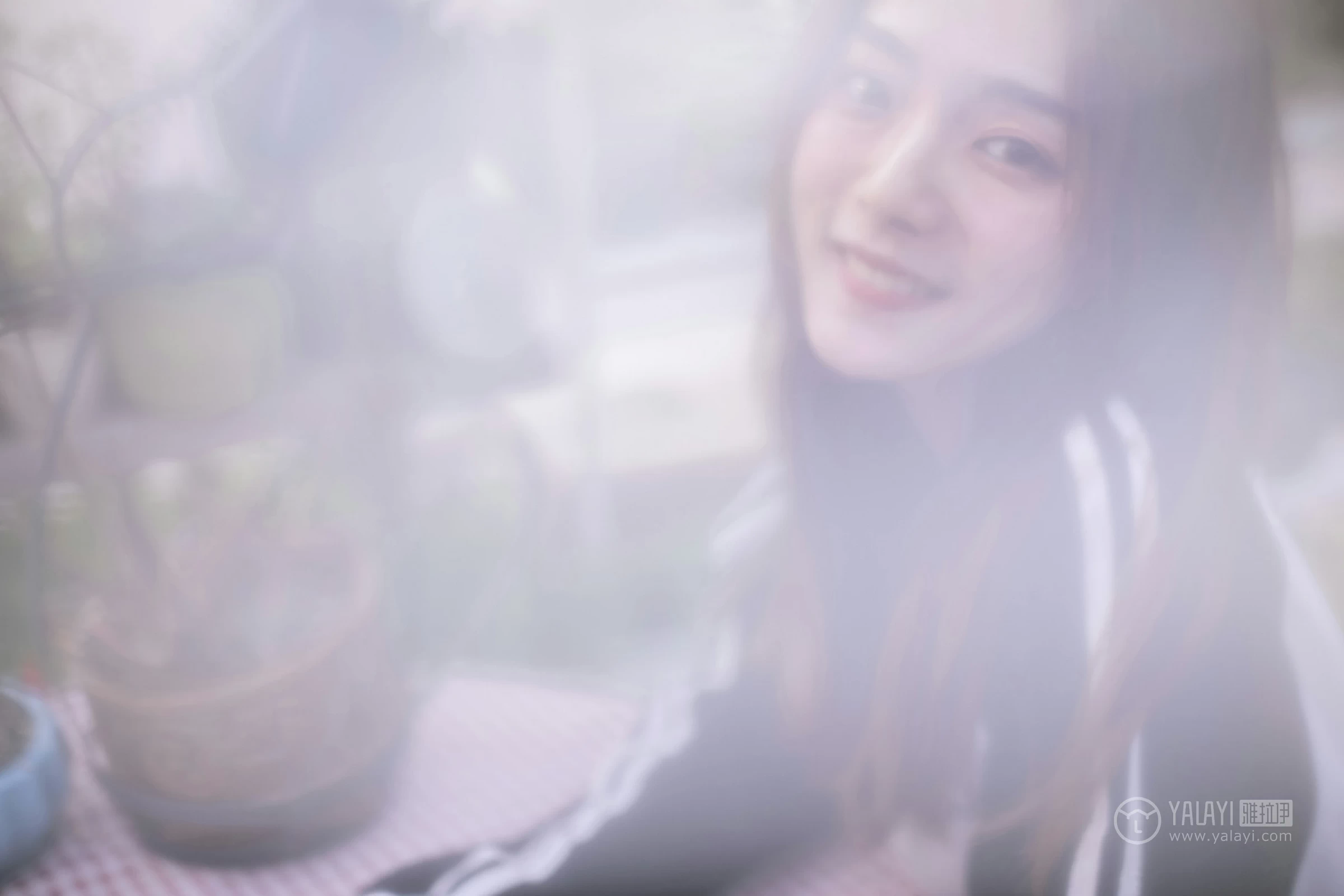 [YALAYI雅拉伊] No.180 我想有个花园 白日梦 黑白卫衣加紧身牛仔裤清纯可爱私房写真集第12张