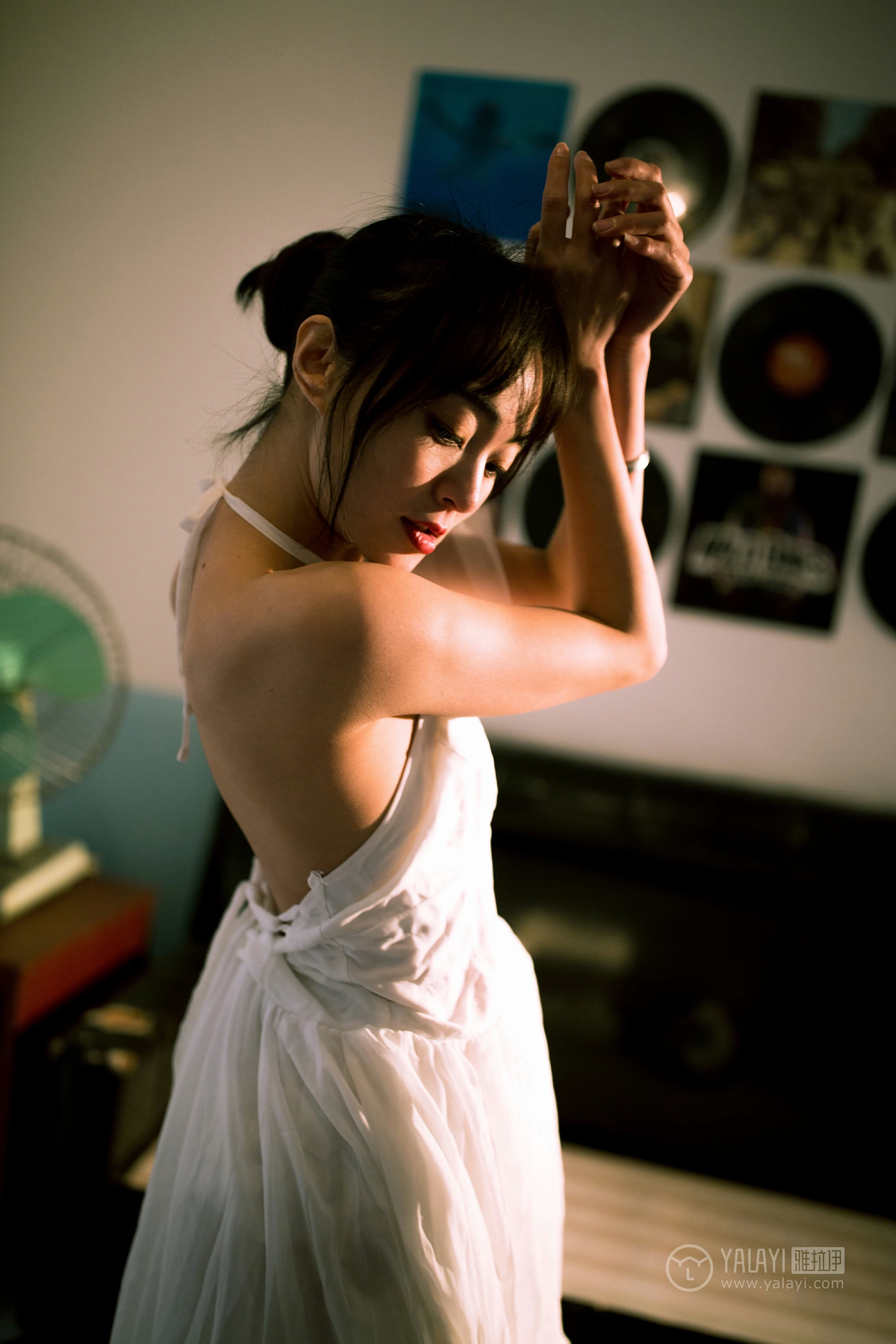 [YALAYI雅拉伊]No.191 轻舞飞扬 米粒米粒 白色吊带裸背婚纱连衣裙性感私房写真集第19张