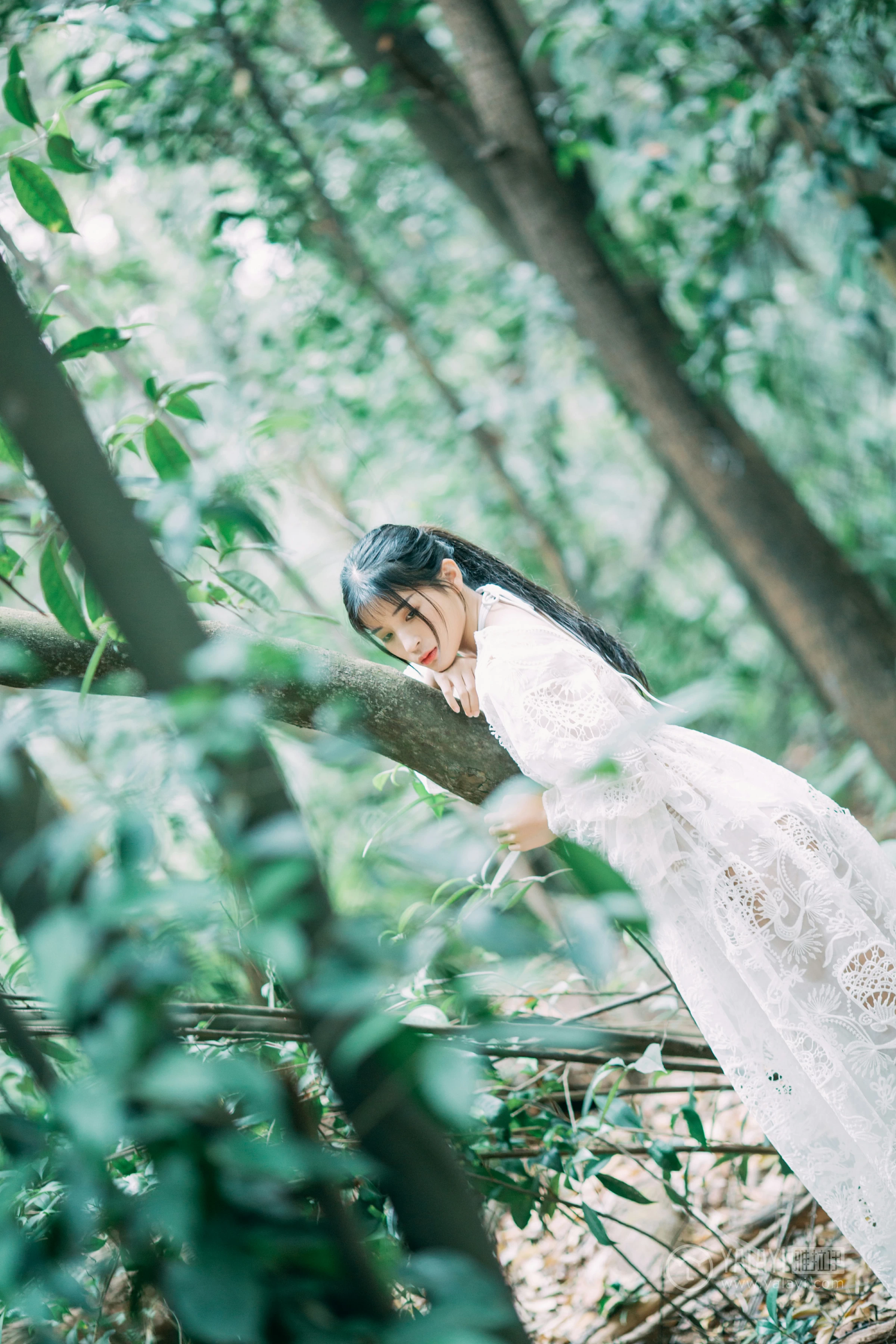 [YALAYI雅拉伊]No.194 仙乐飘飘 阿惜 白色透视镂空连衣裙加白色内衣性感私房写真集第2张