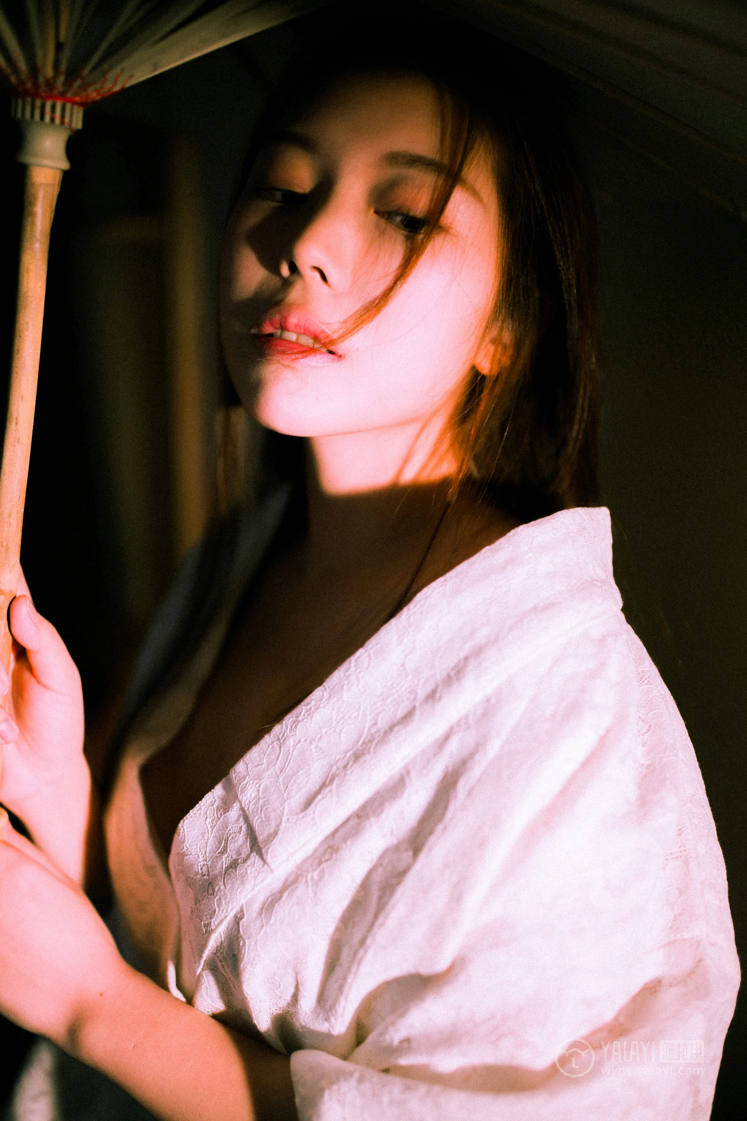 [YALAYI雅拉伊]No.202 夜光 圆圆 白色透视蕾丝镂空睡衣性感私房写真集第7张