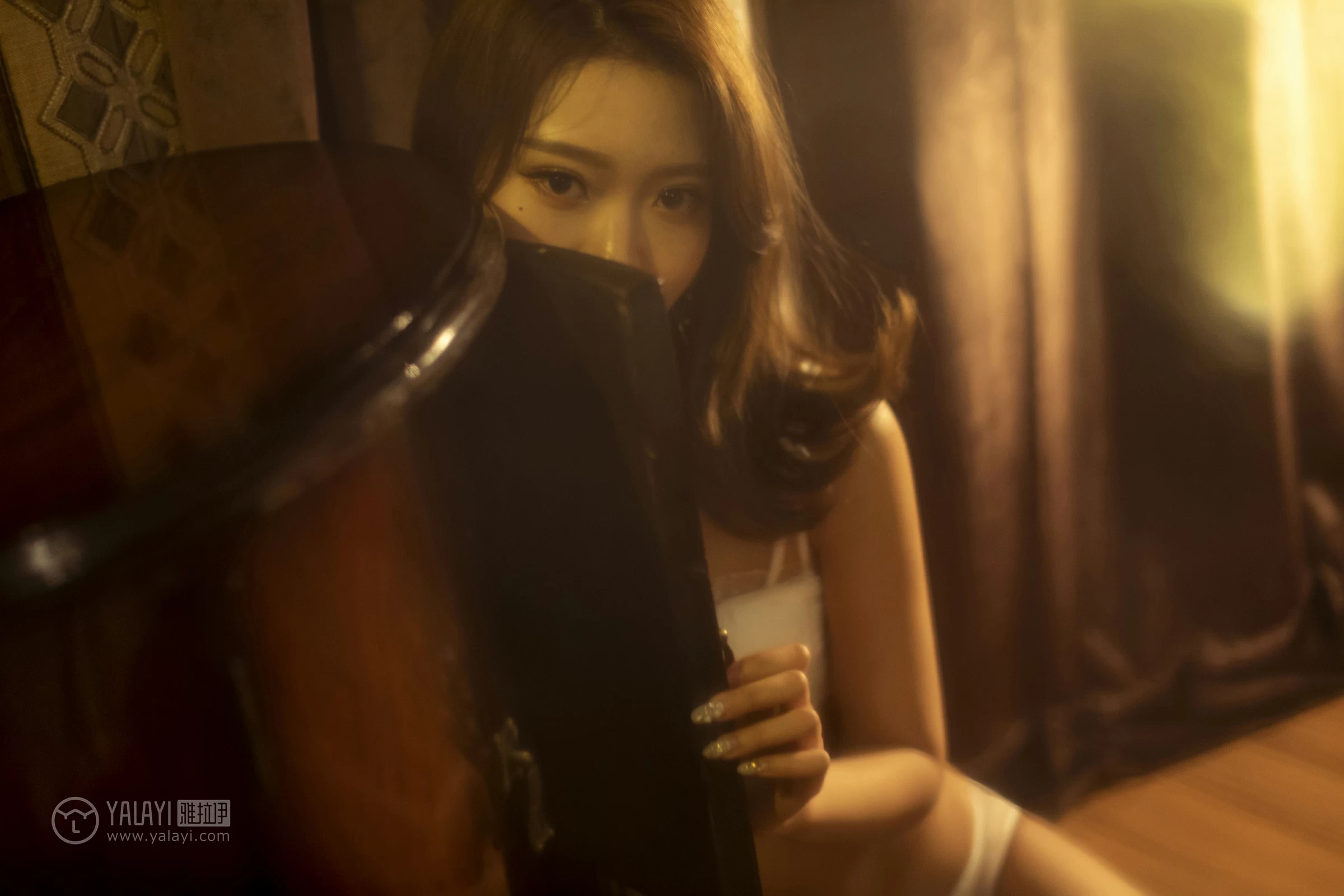 [YALAYI雅拉伊]No.216 小情调 钟晴 白色蕾丝内衣性感私房写真集第16张