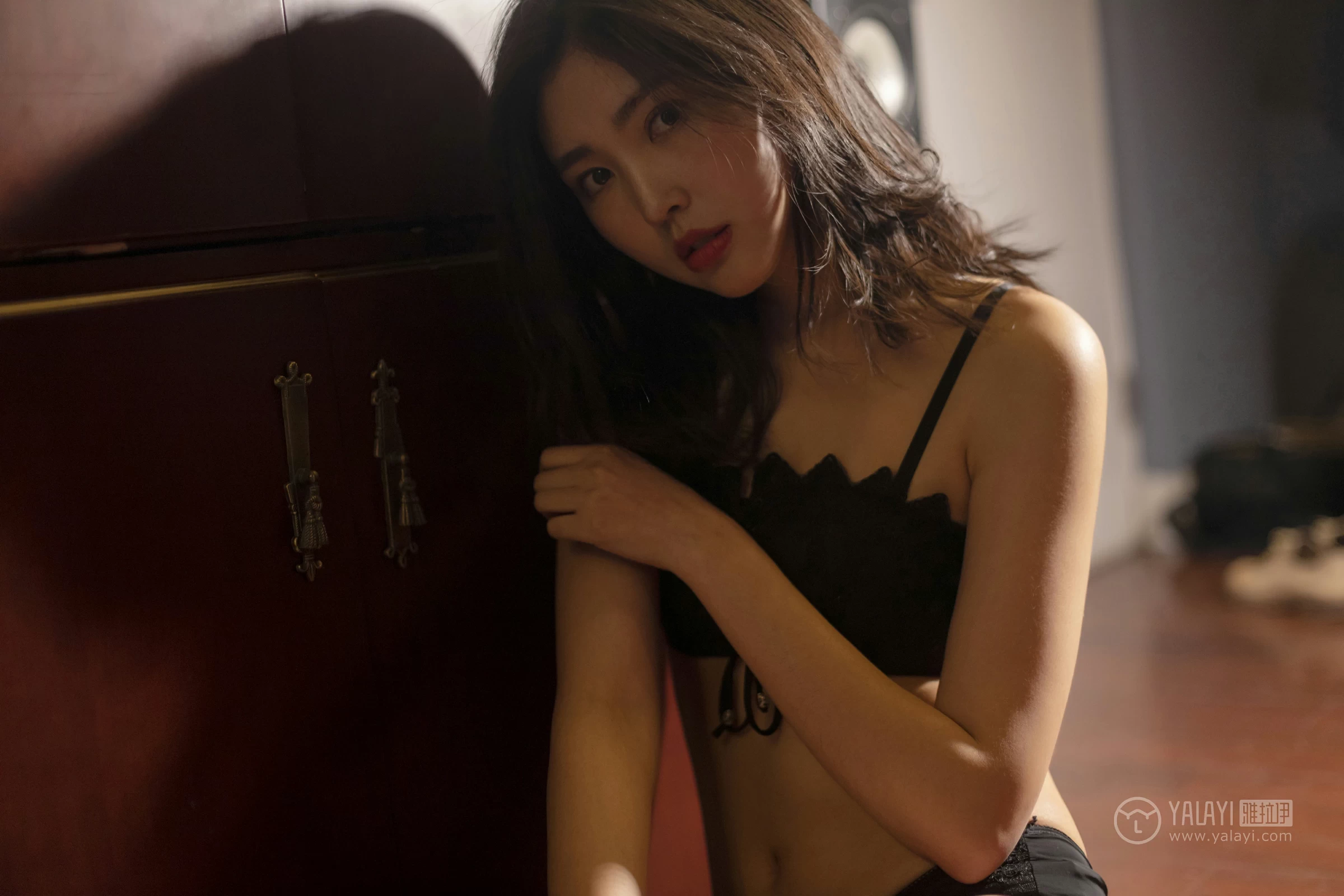 [YALAYI雅拉伊]No.218 独角戏 仓儿 黑色紧身内衣性感私房写真集第13张