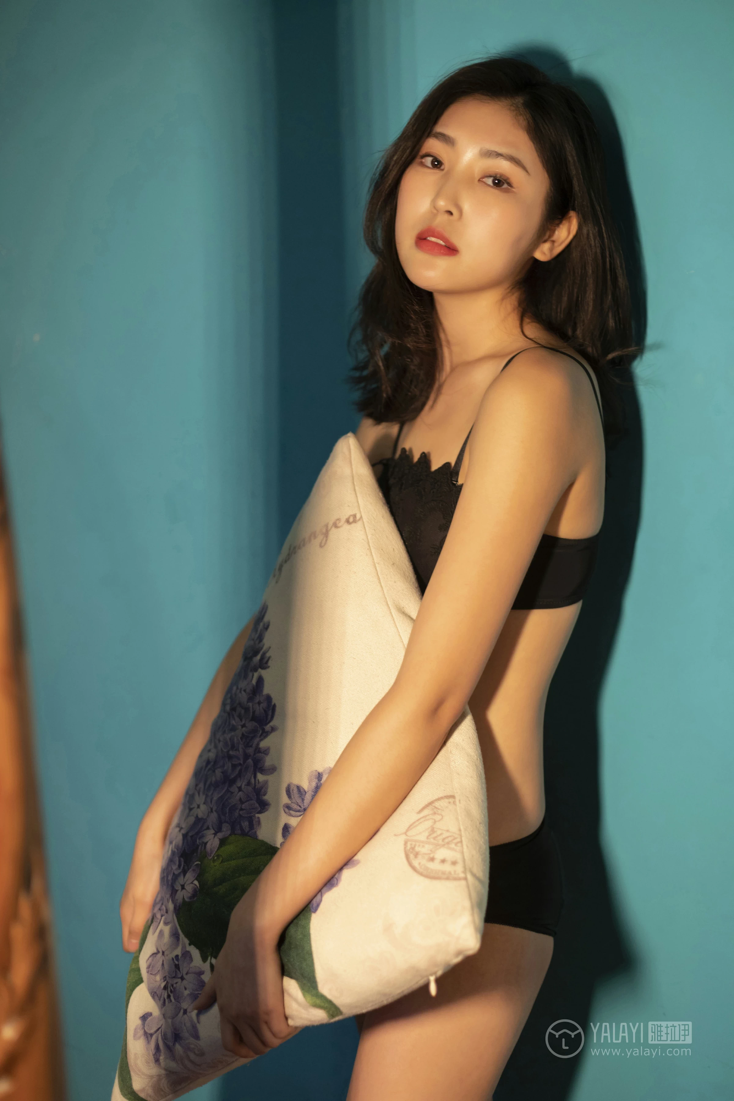 [YALAYI雅拉伊]No.218 独角戏 仓儿 黑色紧身内衣性感私房写真集第20张