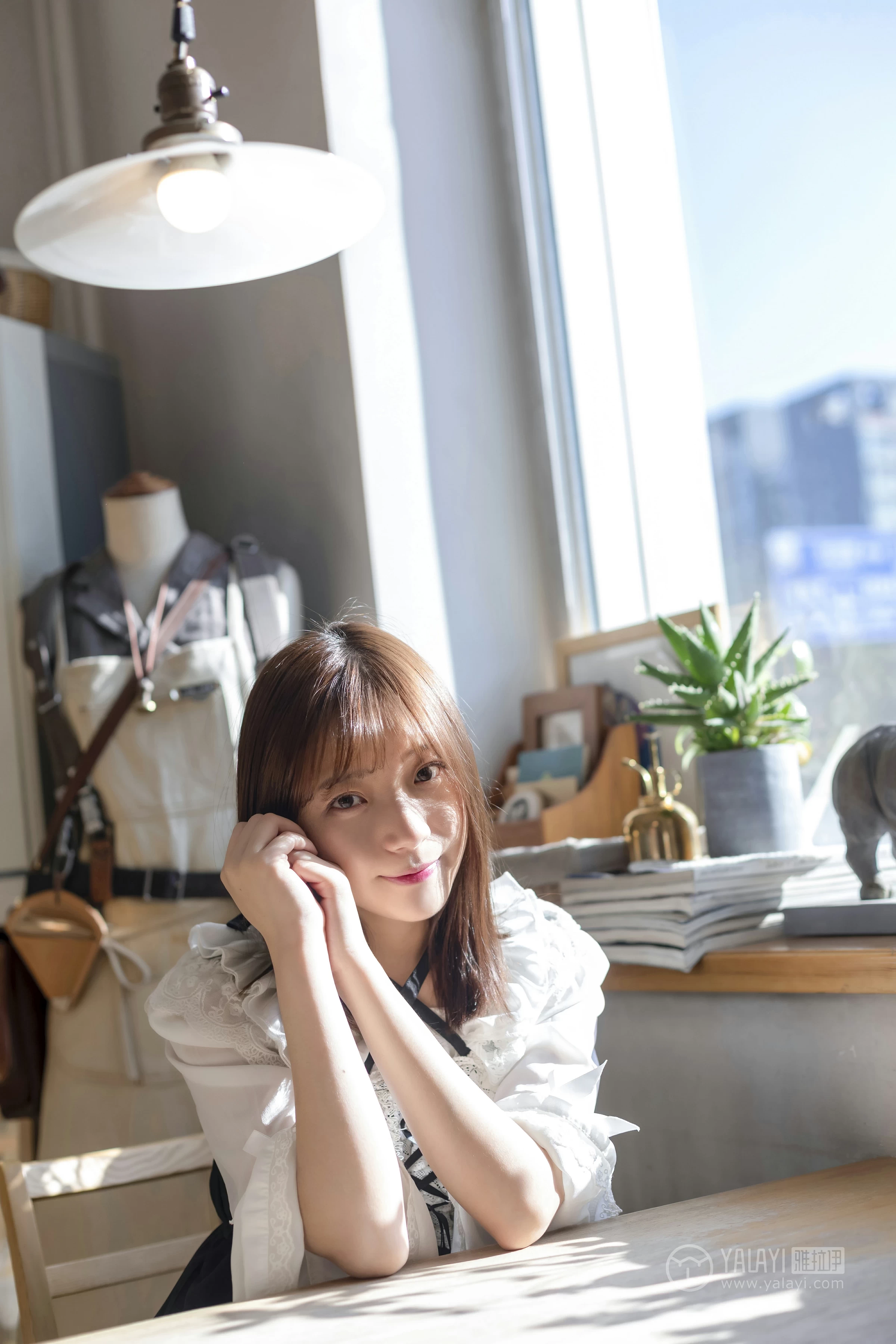 [YALAYI雅拉伊]No.219 半糖洛丽塔 刘开心 情趣公主制服连衣裙性感私房写真集第2张