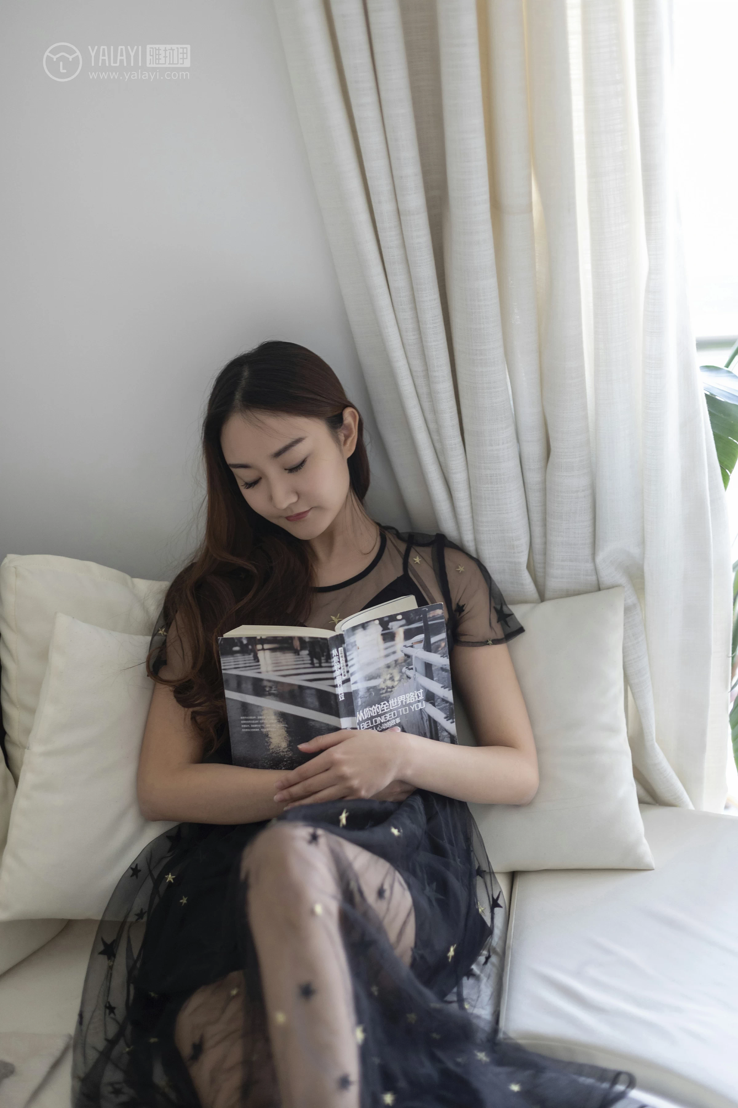 [YALAYI雅拉伊]No.220 等候 丁煊彤 黑色透视吊带连衣裙性感私房写真集第13张