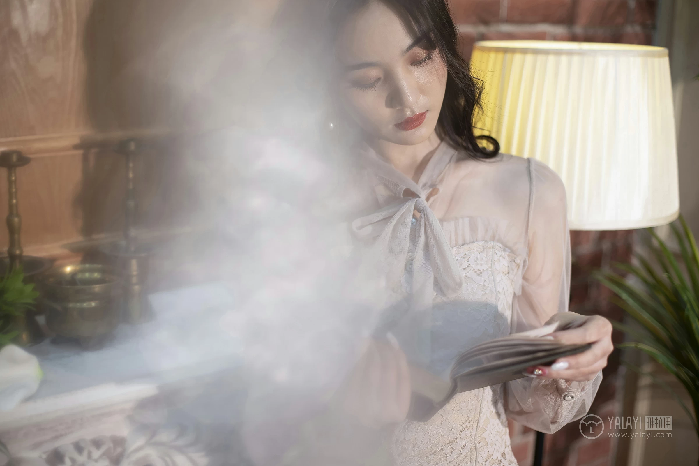 [YALAYI雅拉伊]No.227 蓝月 项兴咏 粉色透视镂空连衣裙性感私房写真集第16张