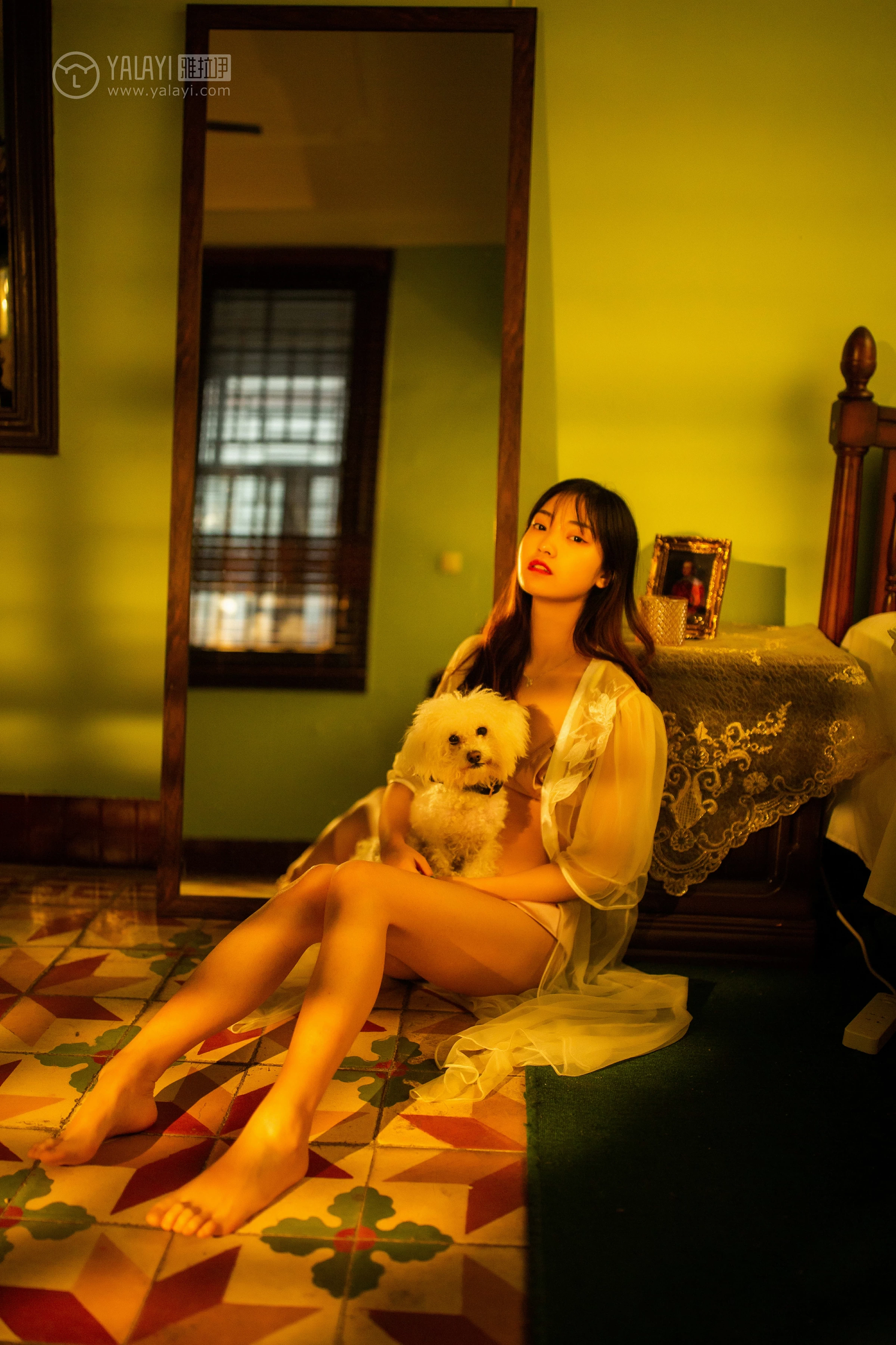 [YALAYI雅拉伊]No.233 《爱囚》 天蓝酱 白色透视睡衣加金色情趣内衣性感私房写真集第3张