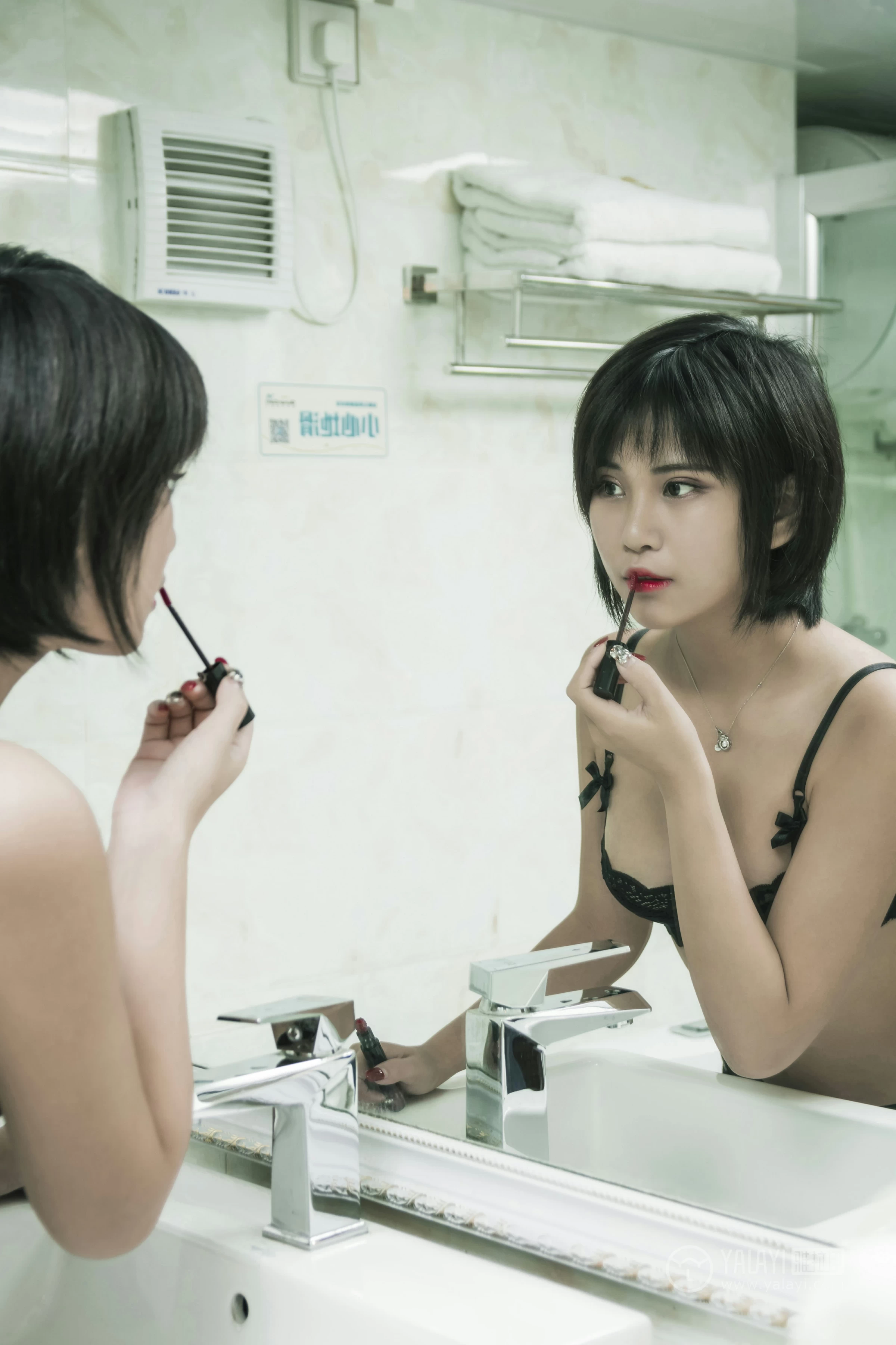 [YALAYI雅拉伊]No.240 黑蝴蝶 宝儿 黑色蕾丝内衣加黑色丝袜美腿性感私房写真集第12张