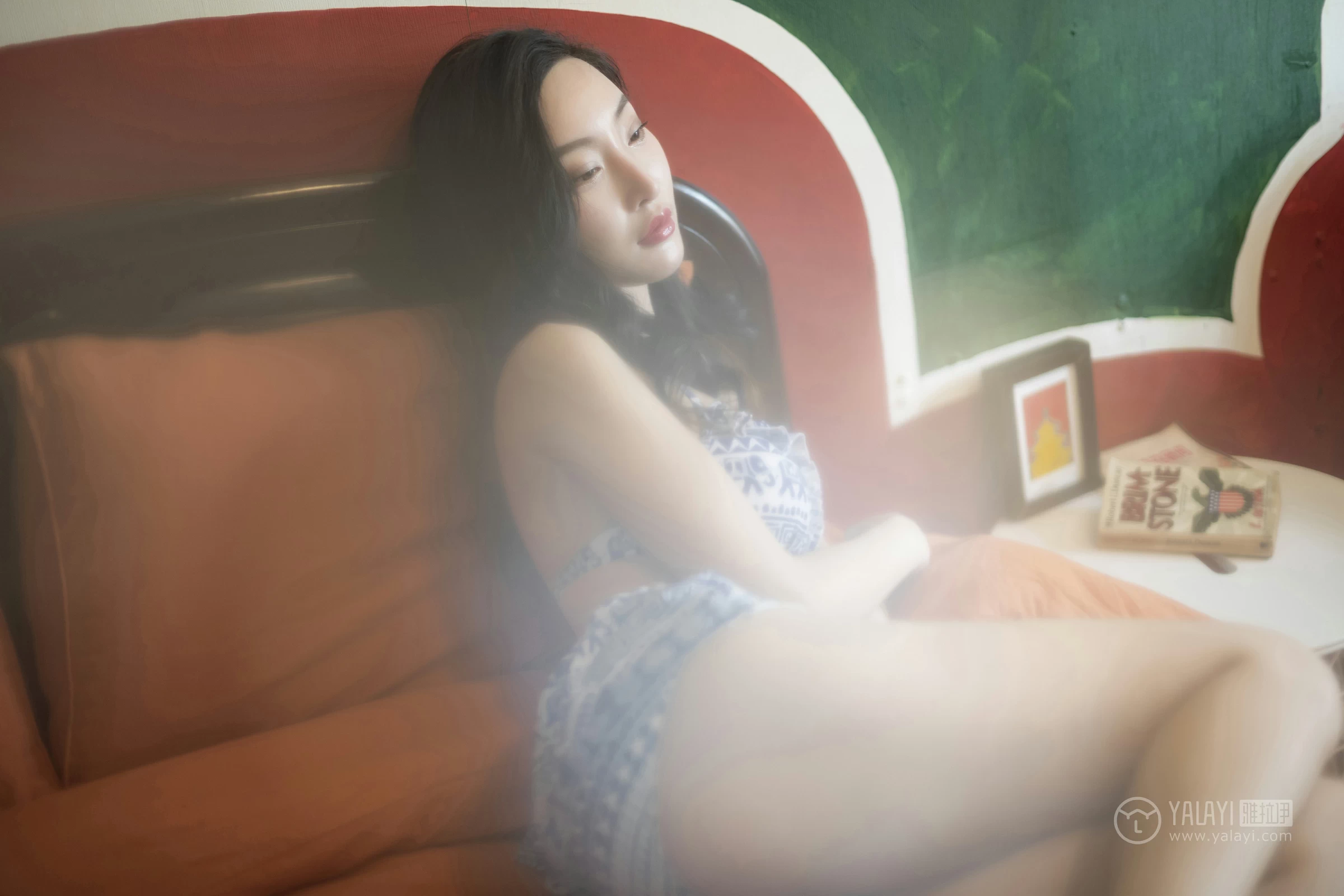 [YALAYI雅拉伊]No.241 短袜柿子 赵雪晴 青色情趣内衣加短裙性感私房写真集第5张