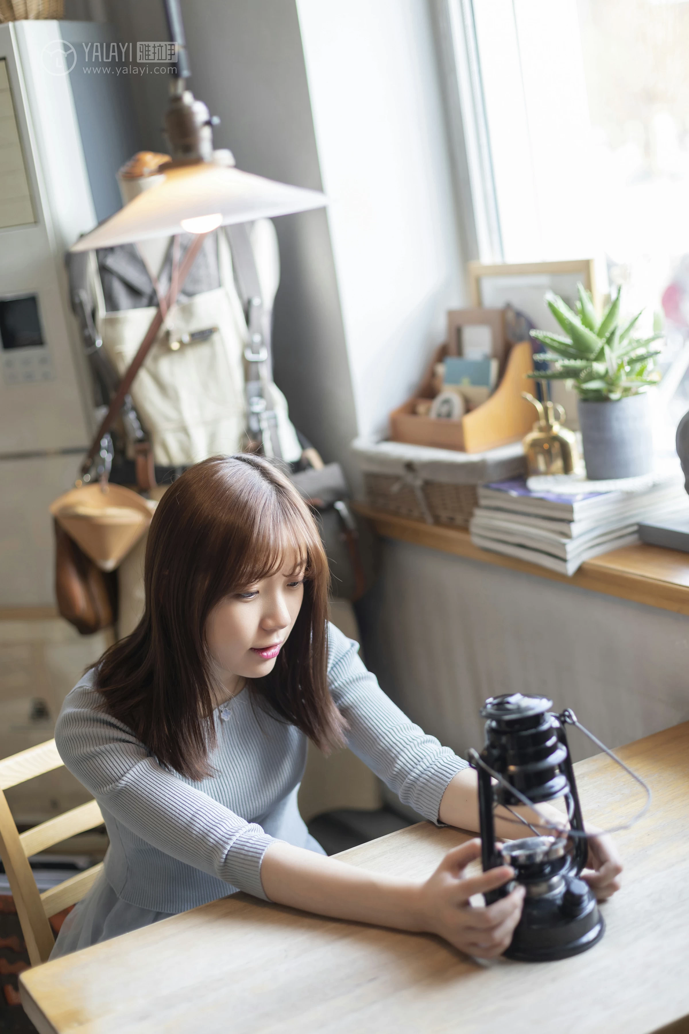 [YALAYI雅拉伊]No.249 看着你玩 刘开心 蓝色上衣加短裙清纯可爱私房写真集第14张