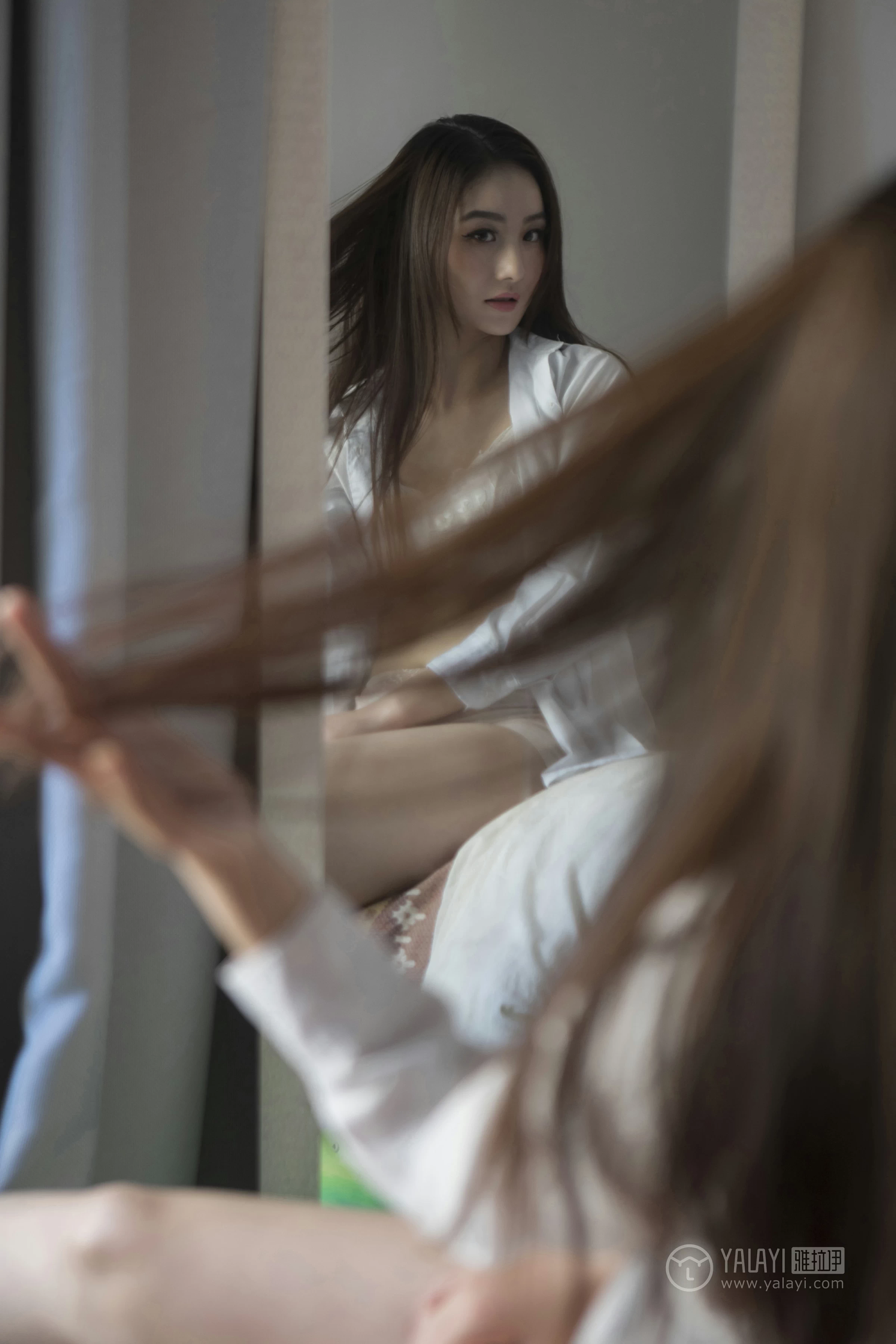 [YALAYI雅拉伊]No.252 白蔷薇 徐雅熙 白色衬衫加白色蕾丝内衣性感私房写真集第6张
