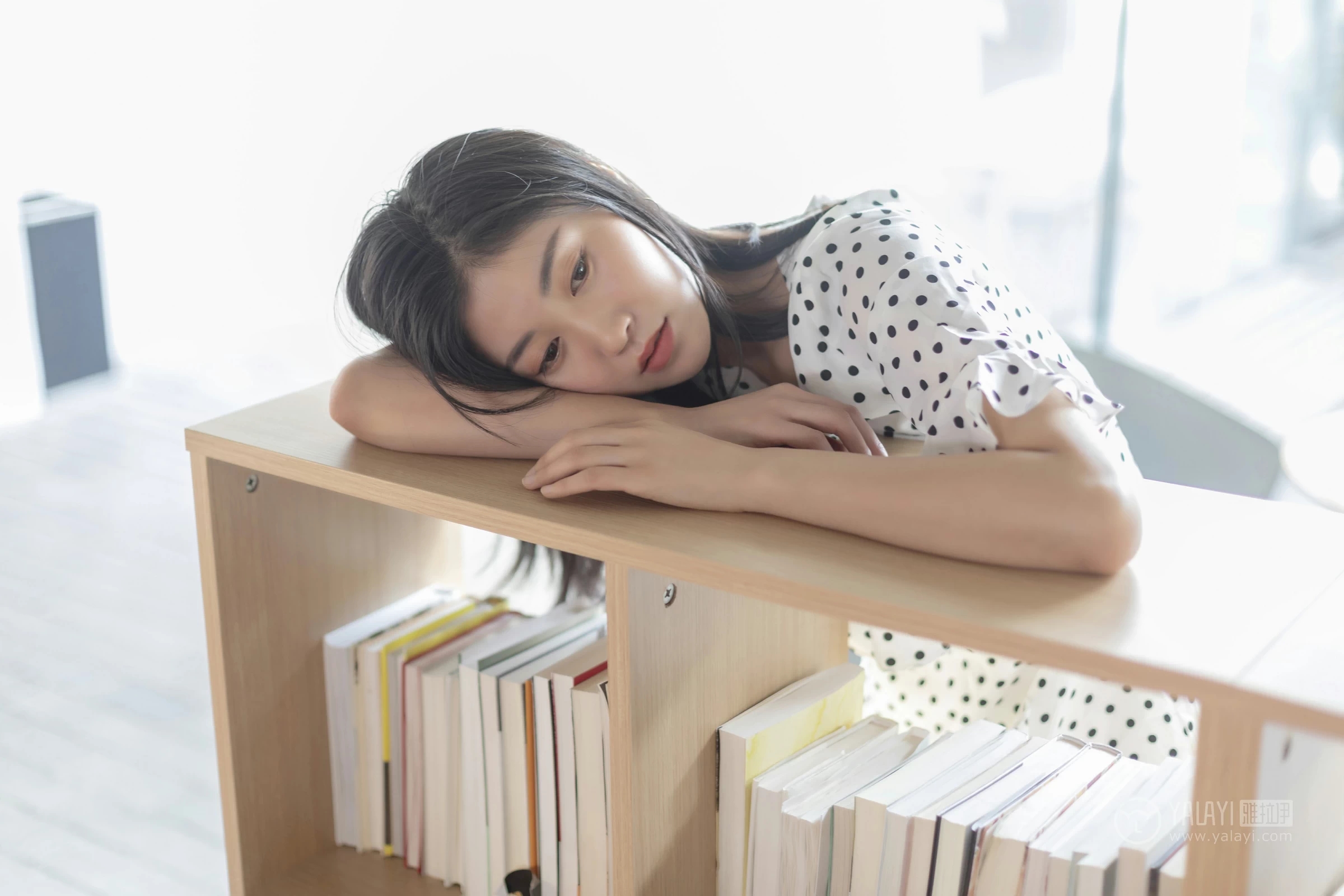 [YALAYI雅拉伊]No.264 波点女孩儿 乔妹儿 白色透视连衣裙居家私房写真集第9张