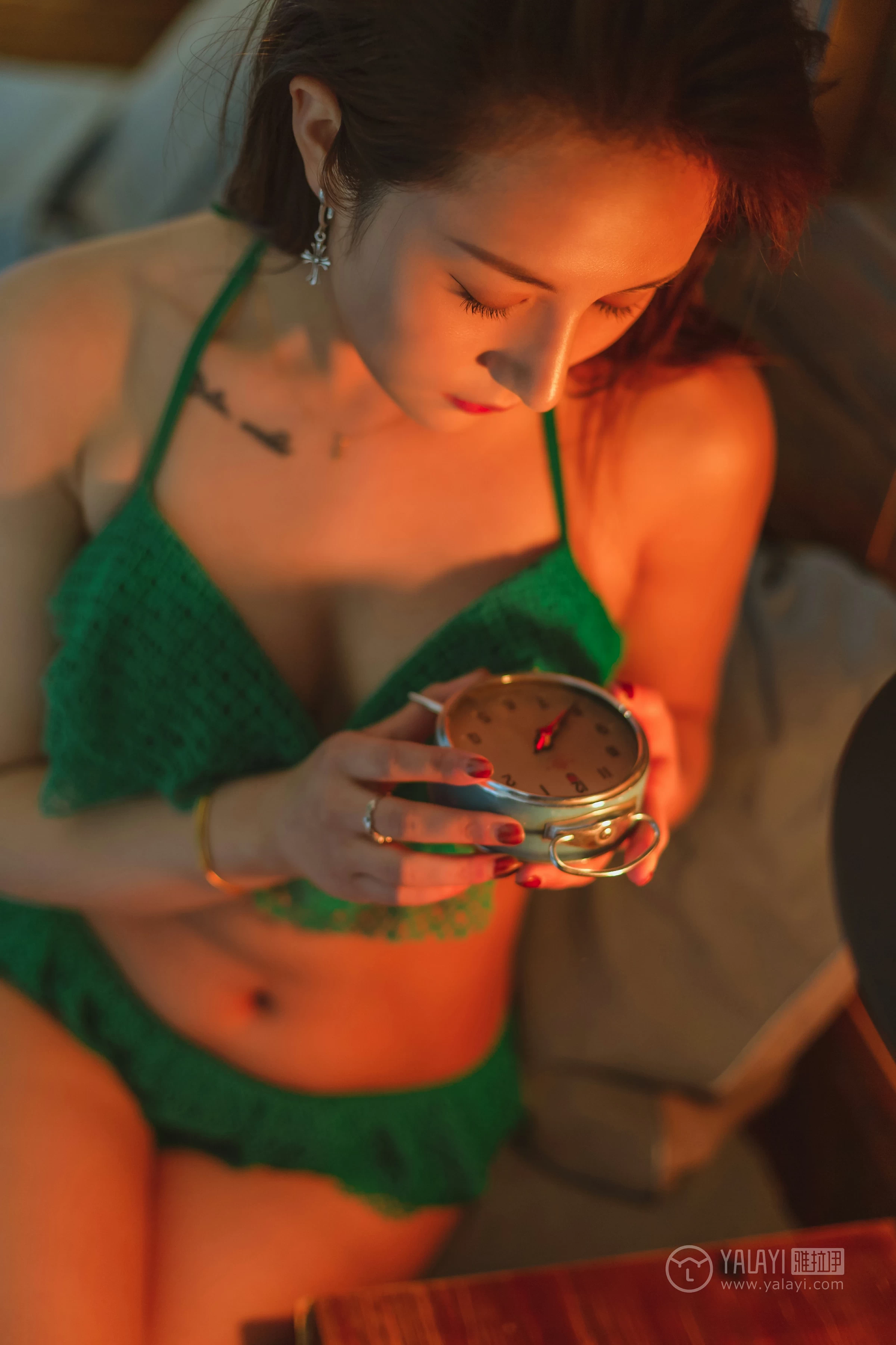 [YALAYI雅拉伊]No.276 80後 雅辛 青色镂空内衣加短裙性感私房写真集第11张