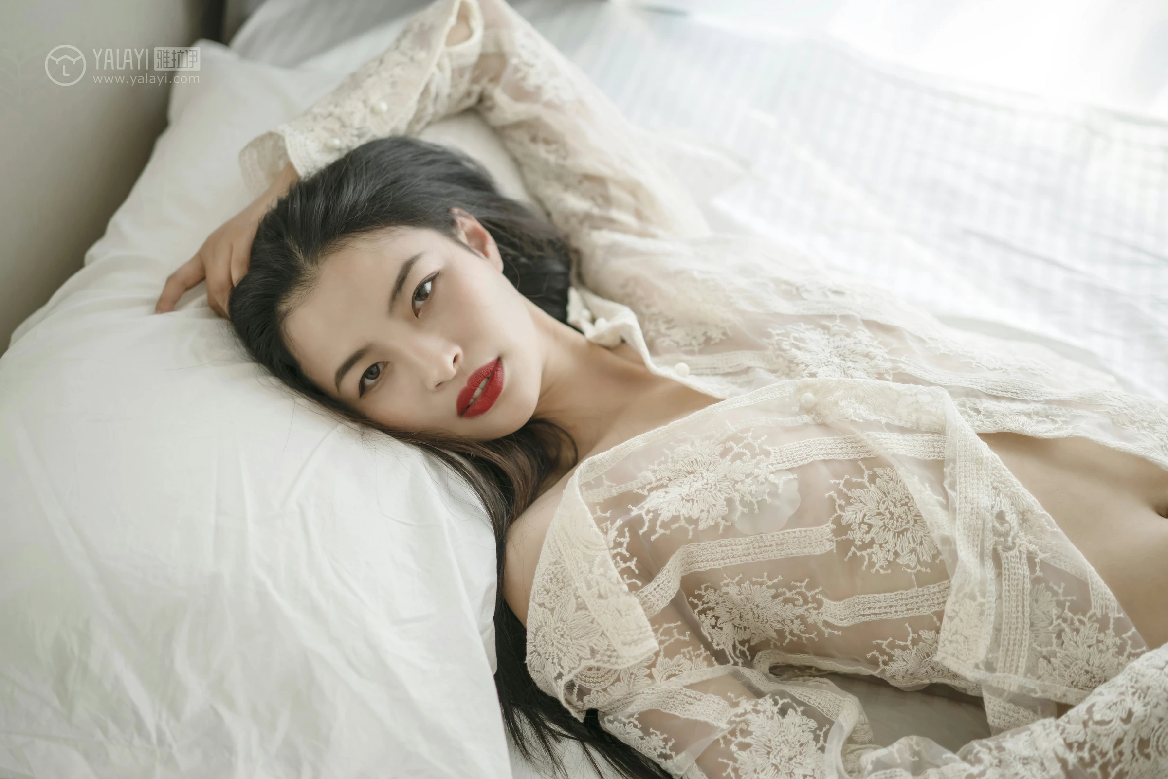 [YALAYI雅拉伊]No.280 盛夏的果实 小竹 情趣透视镂空衬衫加白色内衣性感私房写真集第2张