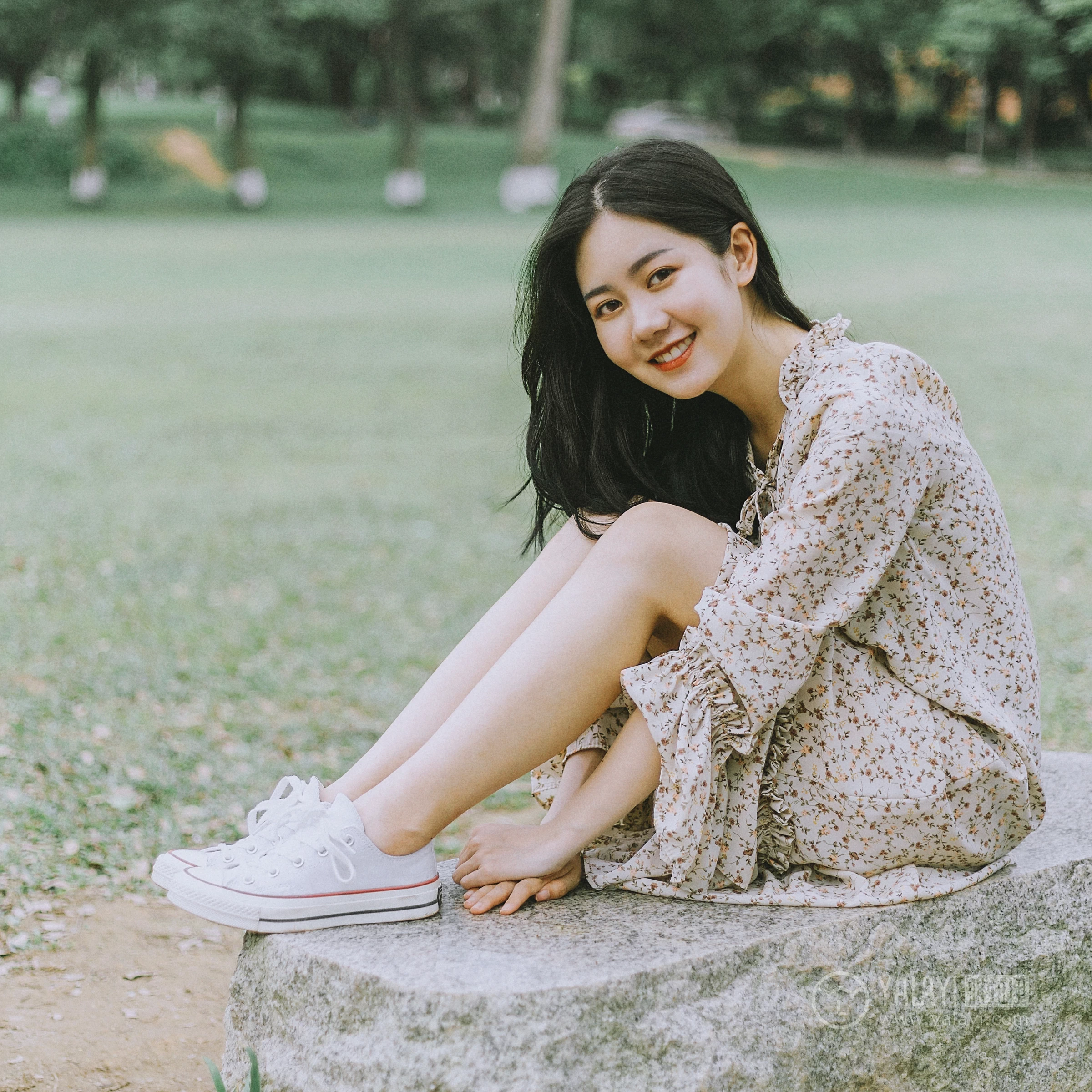 [YALAYI雅拉伊] No.274 芳华 喜儿 蓝色卫衣与白色透视短裙性感私房写真集第2张