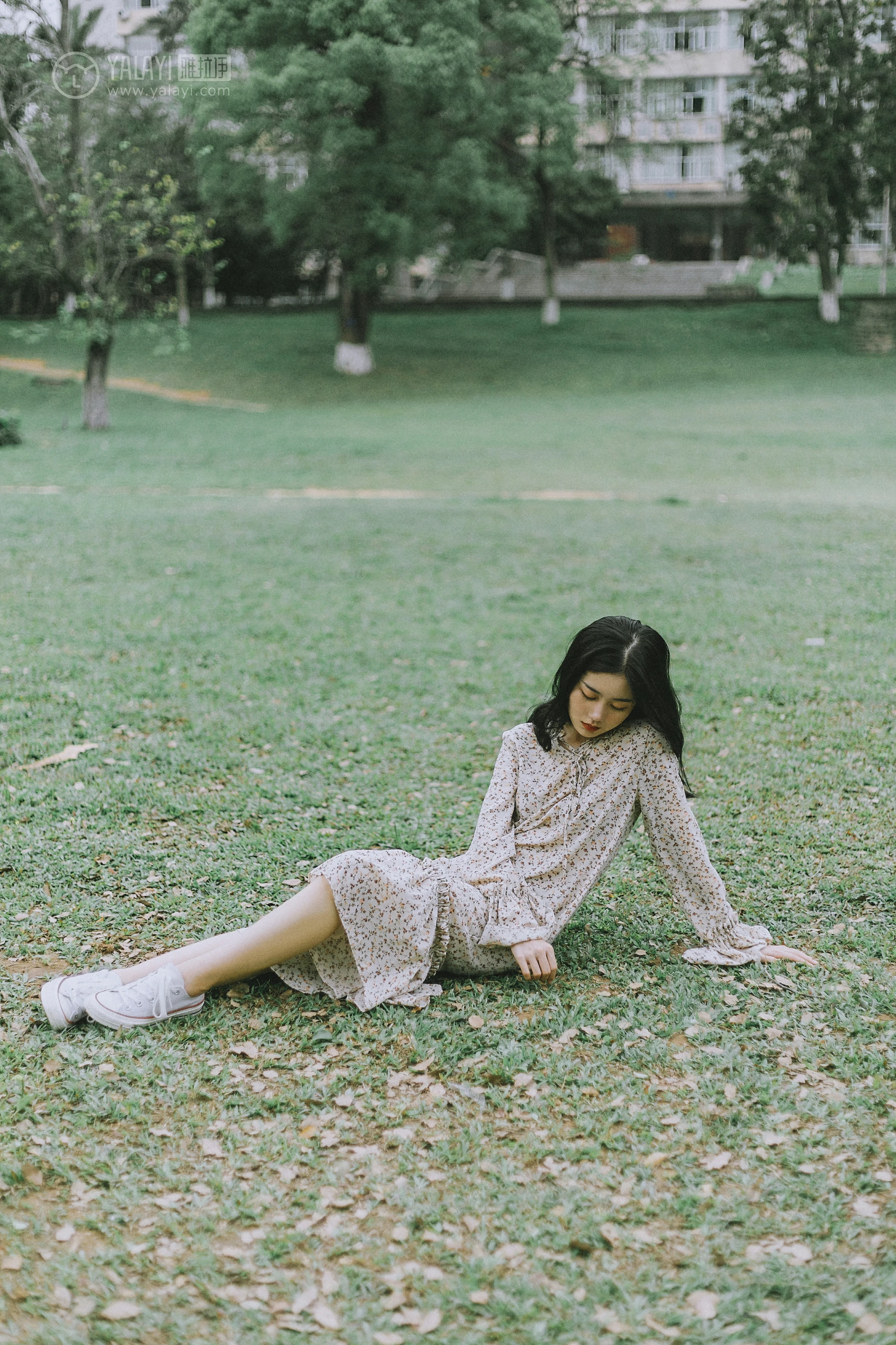 [YALAYI雅拉伊] No.274 芳华 喜儿 蓝色卫衣与白色透视短裙性感私房写真集第2张