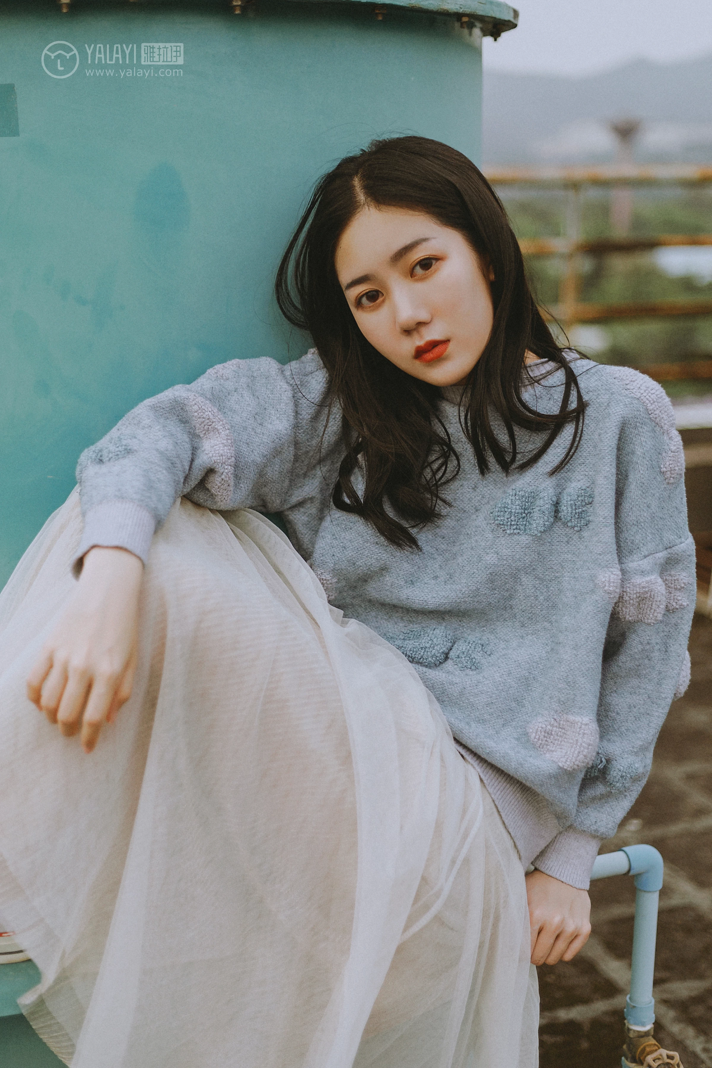 [YALAYI雅拉伊] No.274 芳华 喜儿 蓝色卫衣与白色透视短裙性感私房写真集第11张