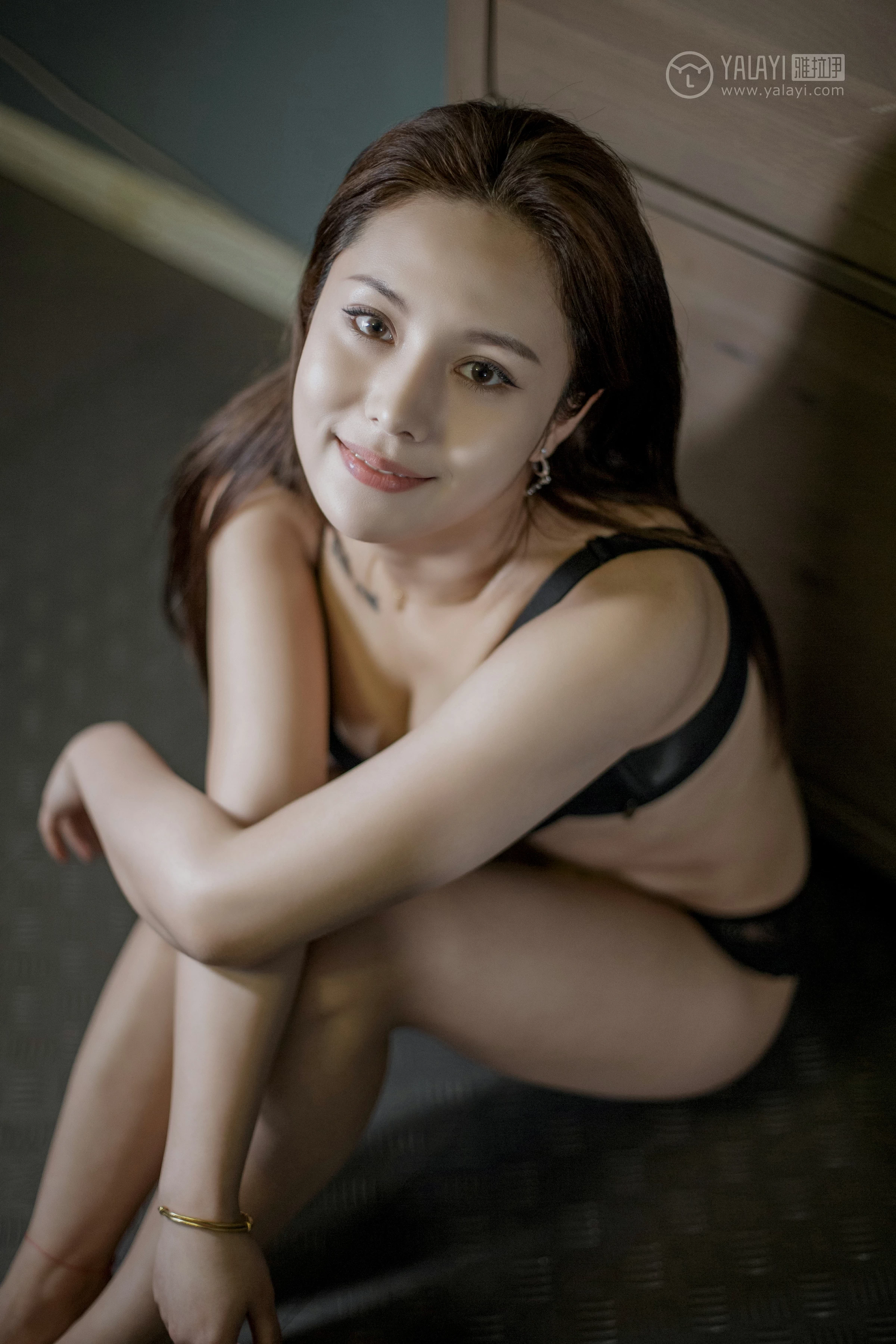 [YALAYI雅拉伊]No.287 有毒 雅辛 黑色内衣加黑色蕾丝内裤性感私房写真集第13张