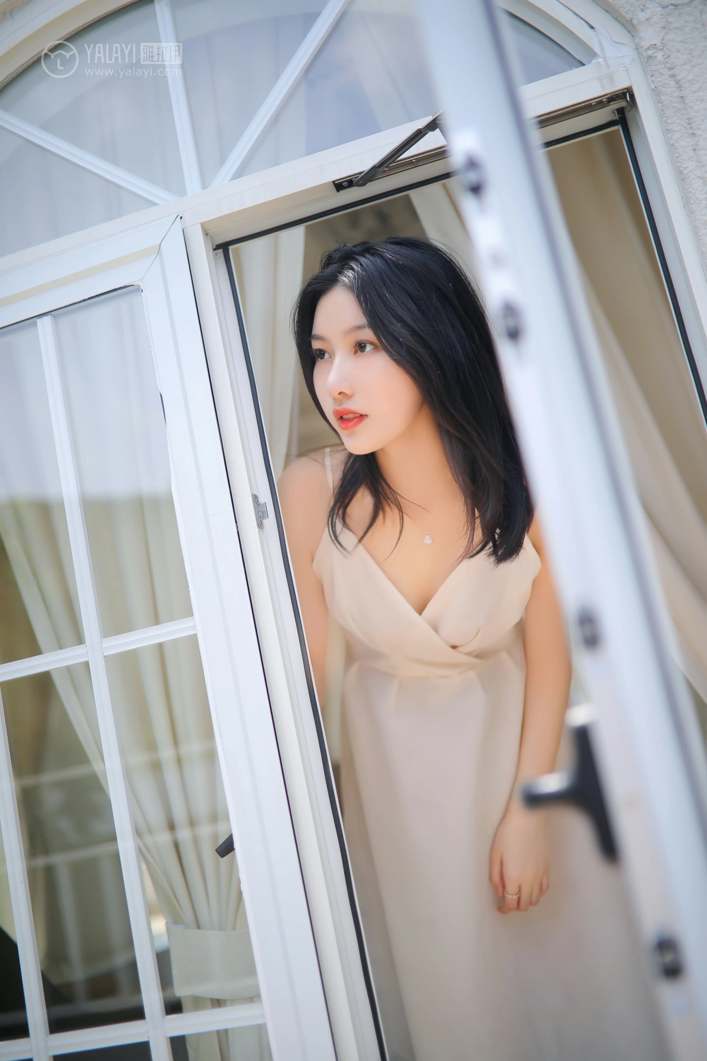 [YALAYI雅拉伊]No.310 听风 白璐 仙气飘飘 白色吊带连衣裙性感私房写真集第6张