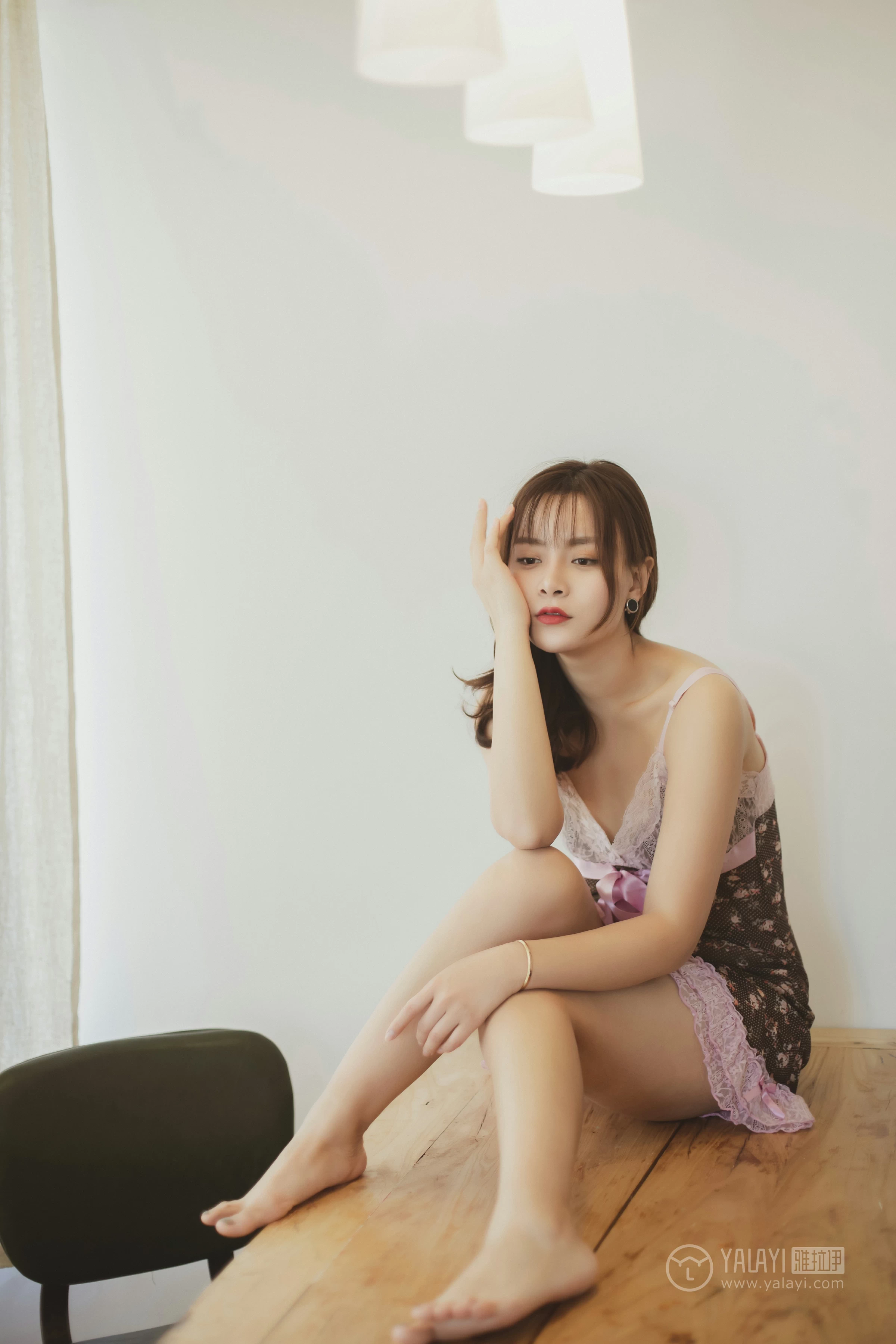 [YALAYI雅拉伊]No.312 私人 芷琳 粉色吊带透视睡衣加红色蕾丝内衣性感私房写真集第13张