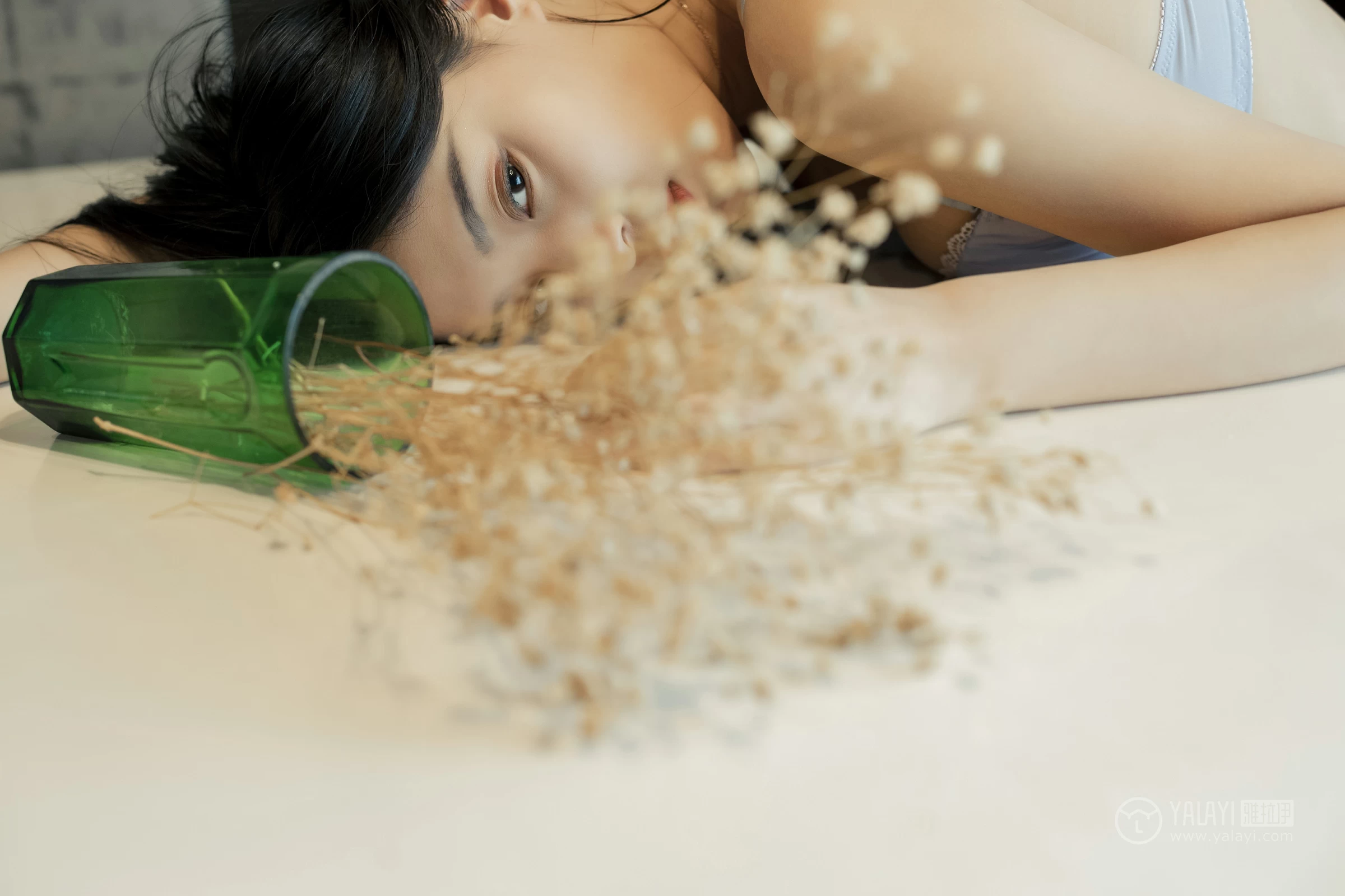 [YALAYI雅拉伊]No.324 银狐 楚薇 淡蓝色蕾丝内衣性感私房写真集第12张