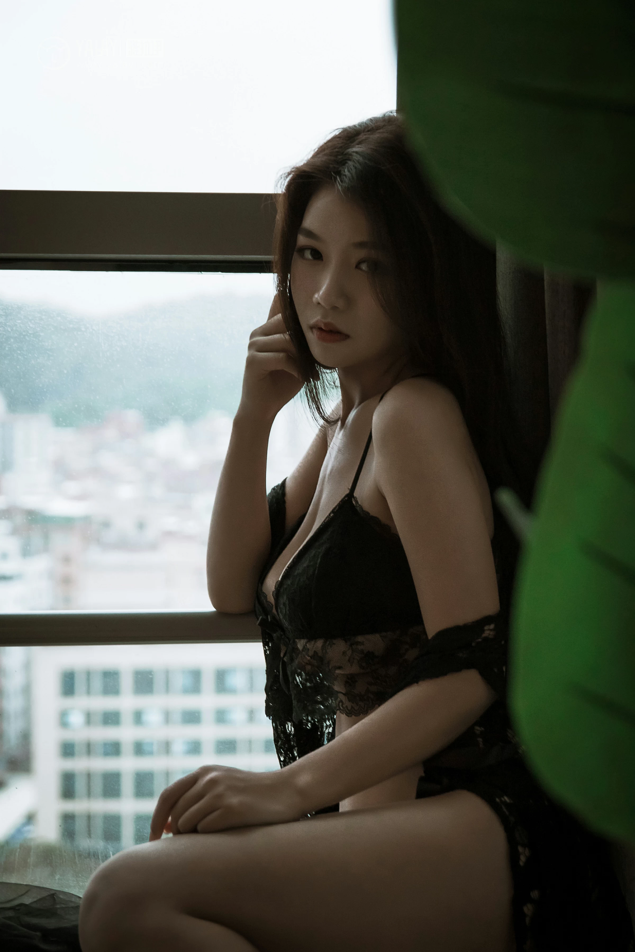 [YALAYI雅拉伊]No.331 醉红颜 慧儿 黑色镂空睡衣裙加透视情趣内衣性感私房写真集第8张