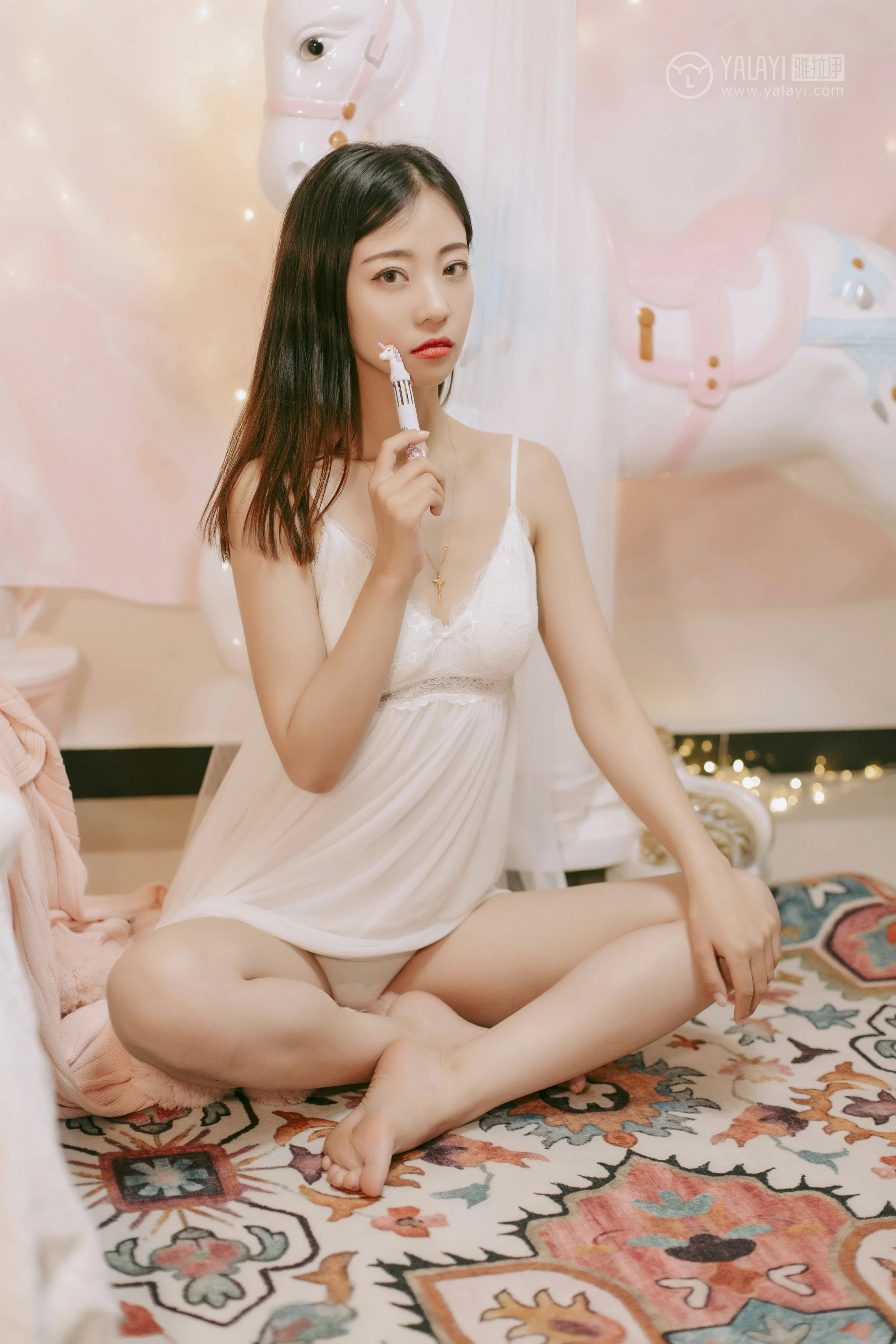 [YALAYI雅拉伊]No.334 浪漫满屋 高若童 白色吊带透视睡衣裙性感私房写真集第10张