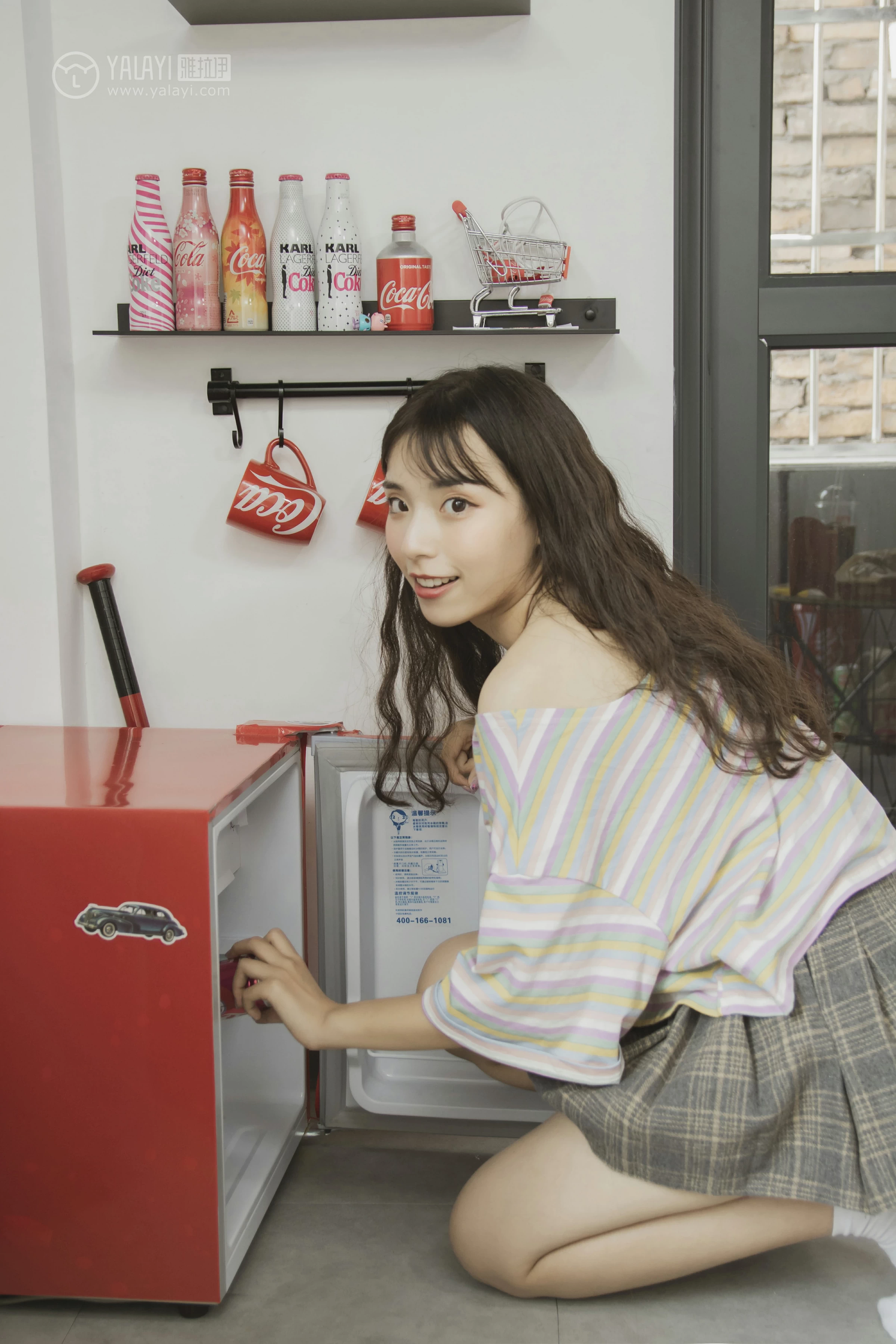 [YALAYI雅拉伊]No.340 氧气女孩 阿橙 条纹短袖加灰色短裙清纯可爱私房写真集第8张